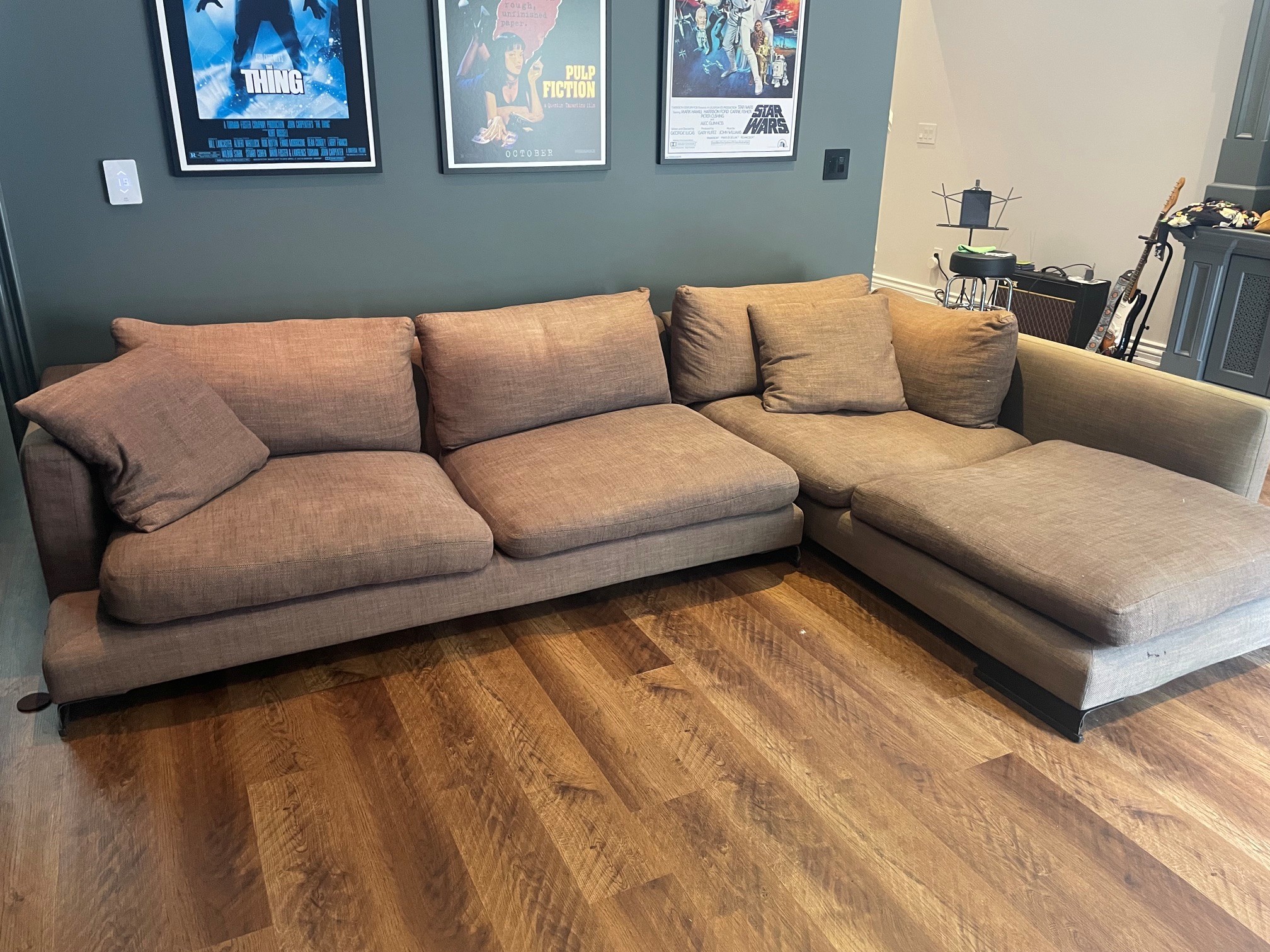 ELTE Sectional Sofa – Modern & Spacious