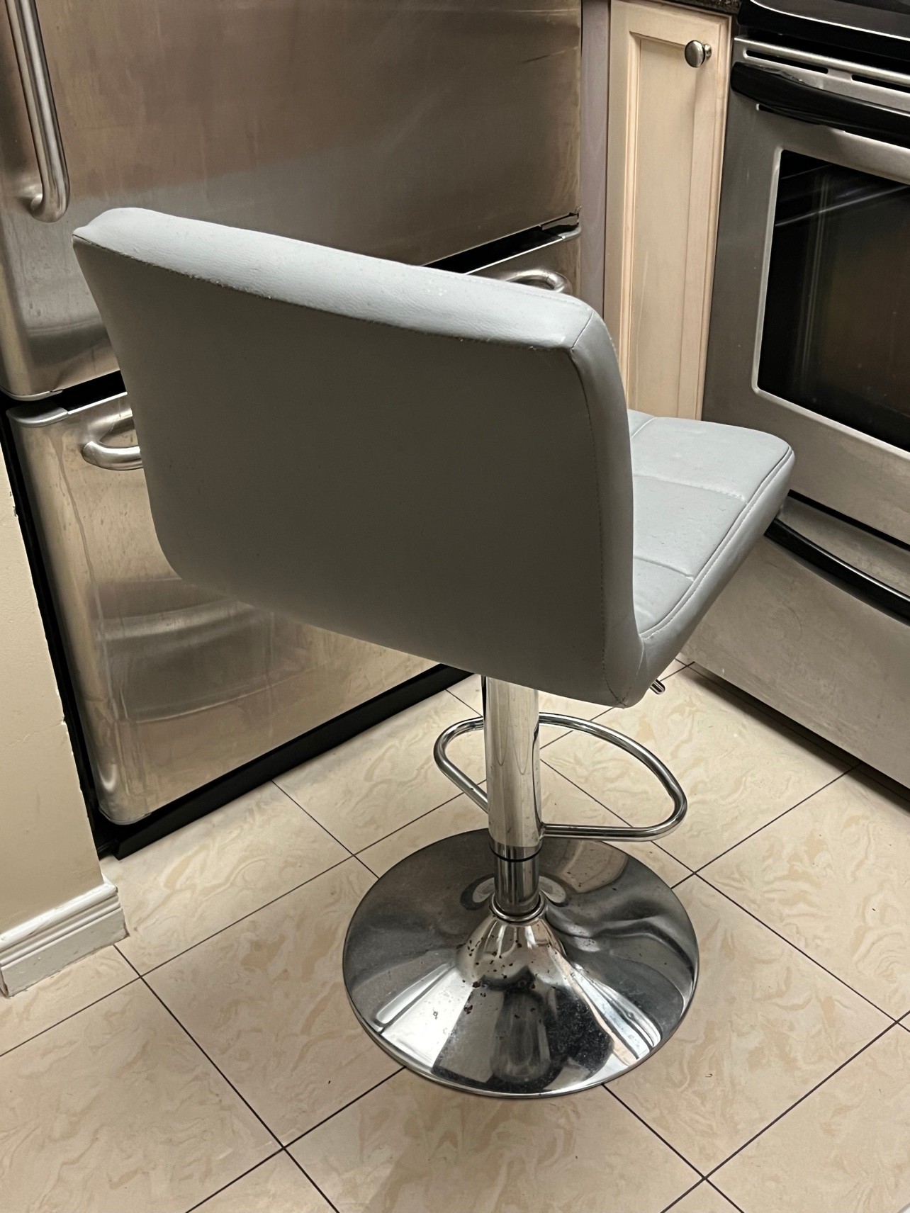 Structube Adjustable Bar Stool (Grey, Quilted) - photo 2