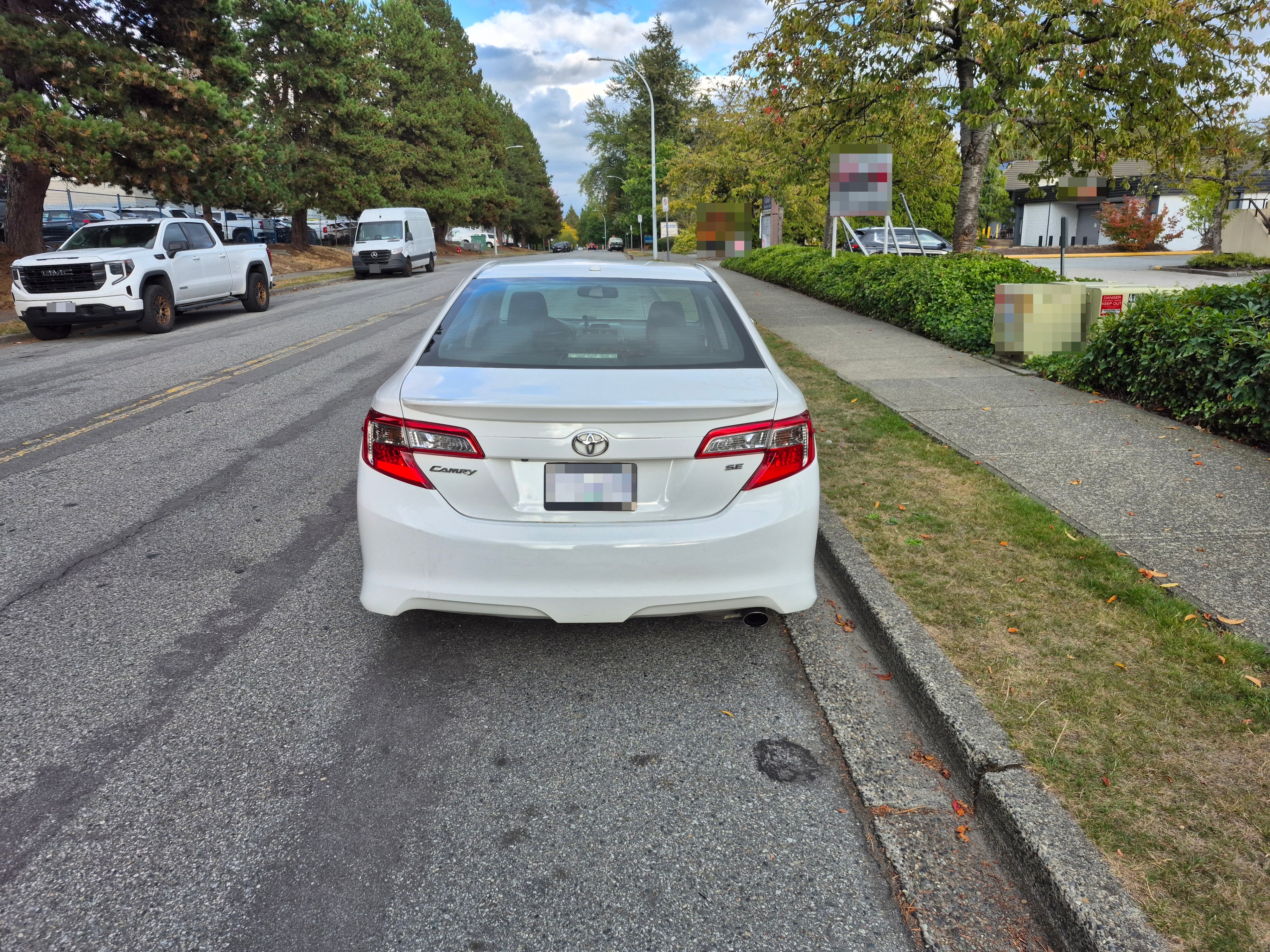 2014 Toyota Camry SE 4-Cyl - Clean Title - Winter Tires & Rims - photo 2