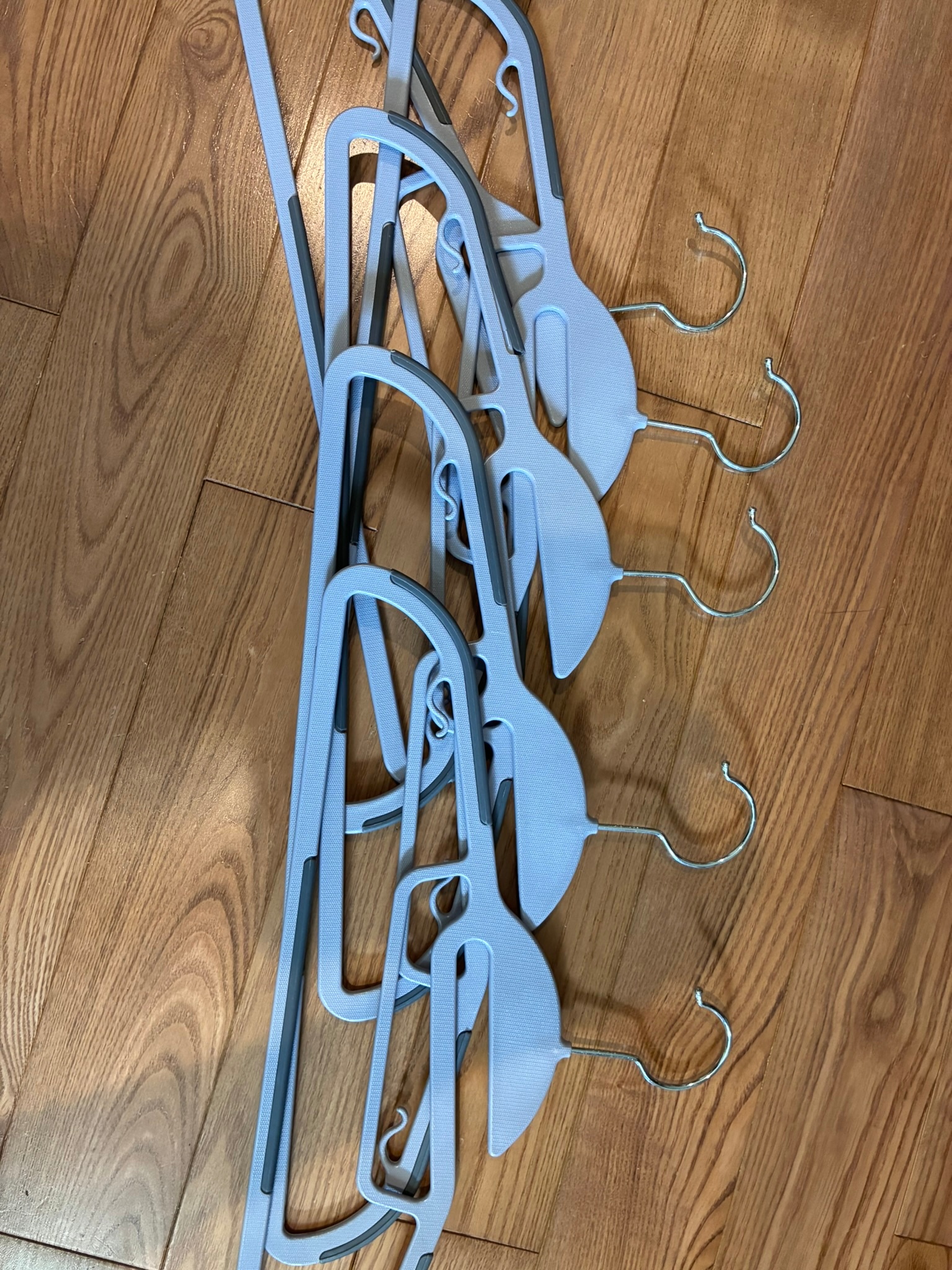Multi-Function Non-Slip Hangers – 30 pcs – New, Never Used - photo 3