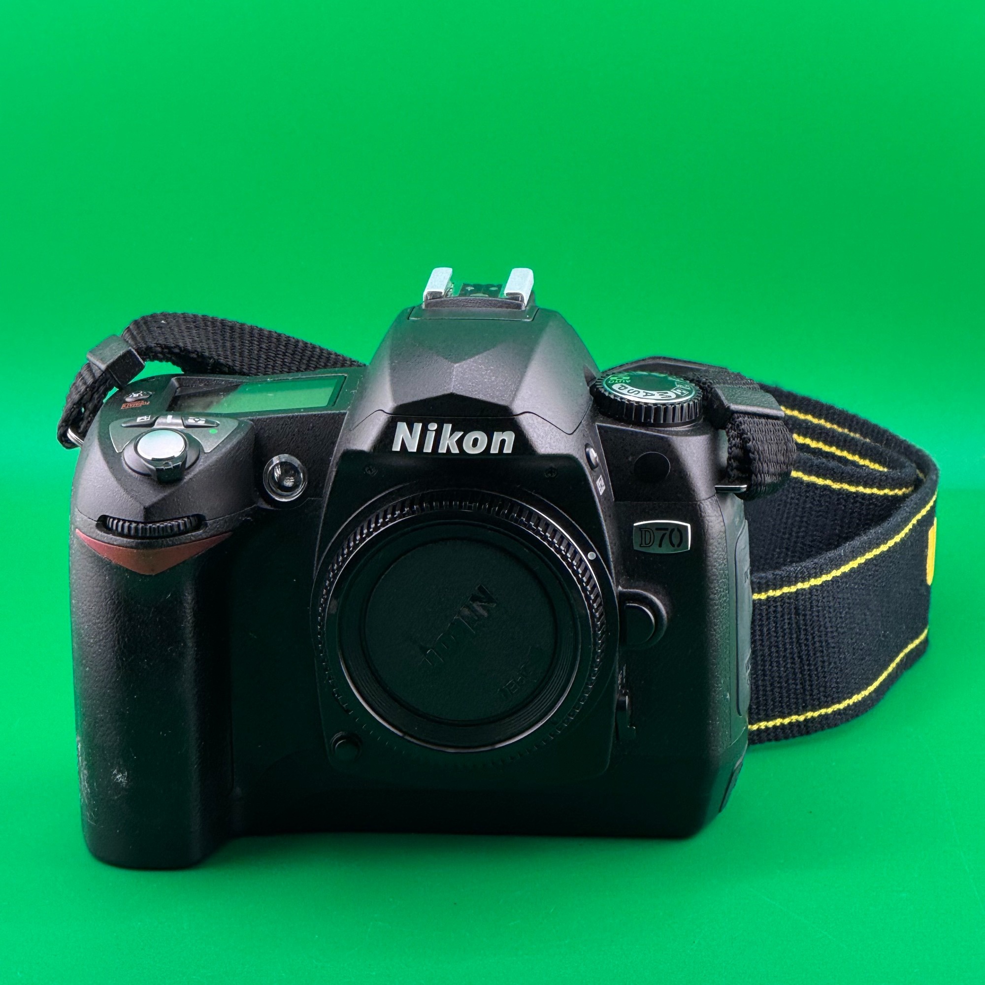 Nikon D70 - Body Only - DSLR Camera - Yes - Good - photo 2
