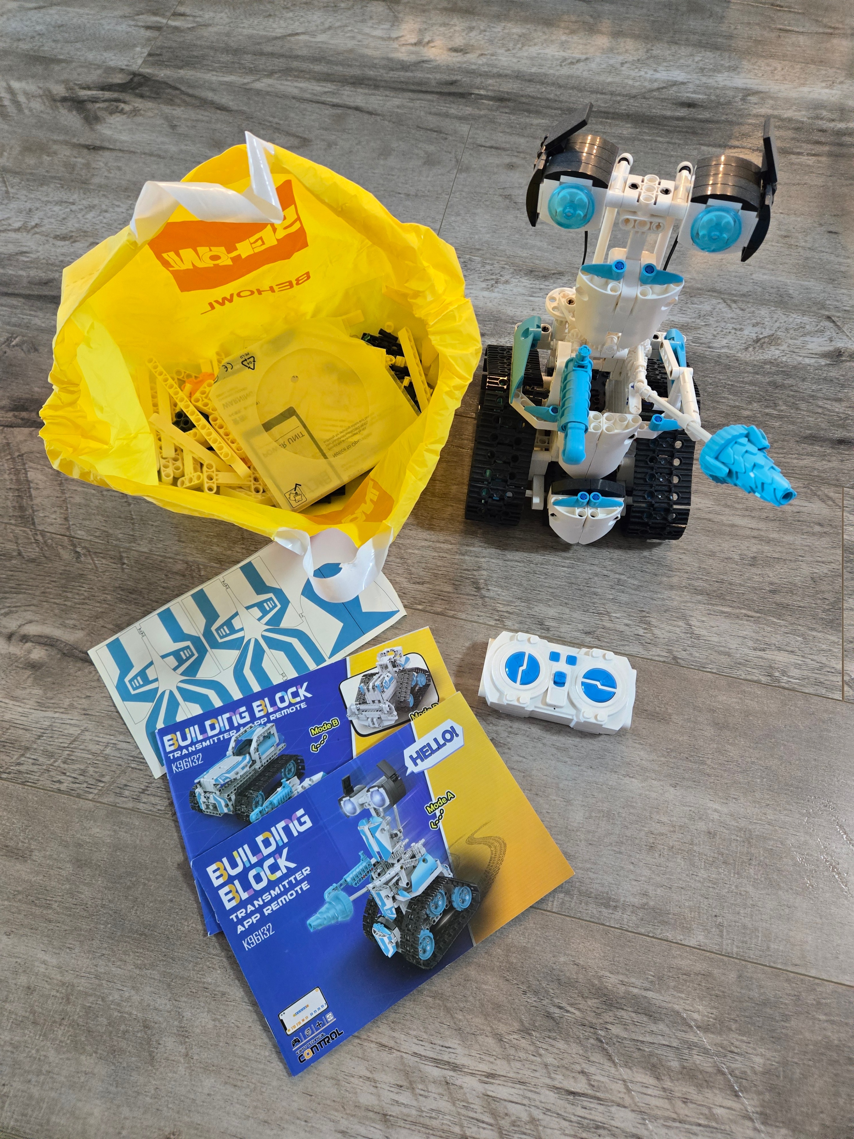 Kaiyu Technical Control Robot Building Set K96132 - photo 3
