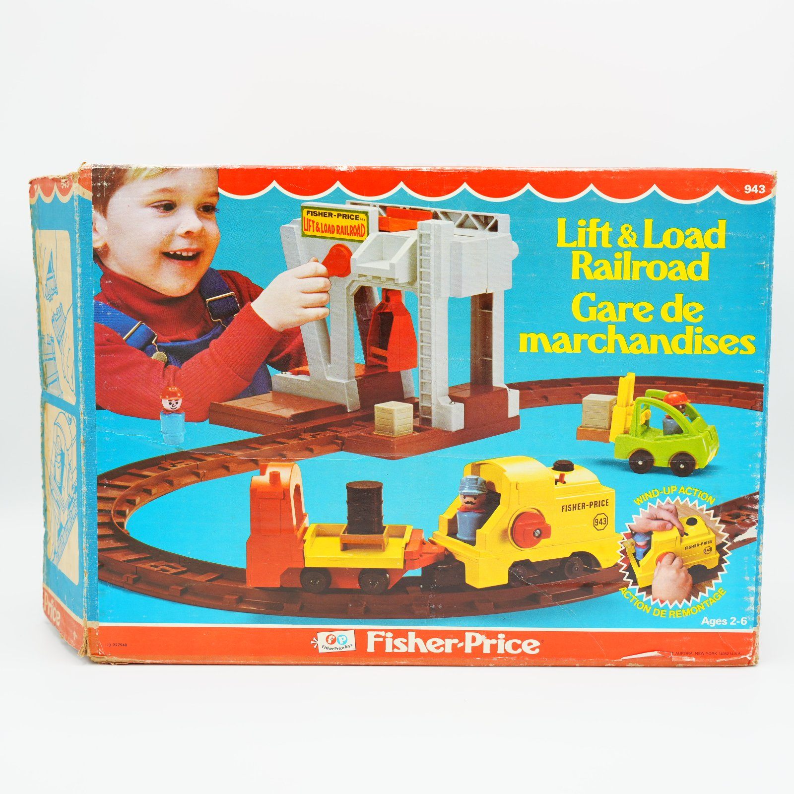 Vintage Fisher Price Lift And Load Railroad Playset #943