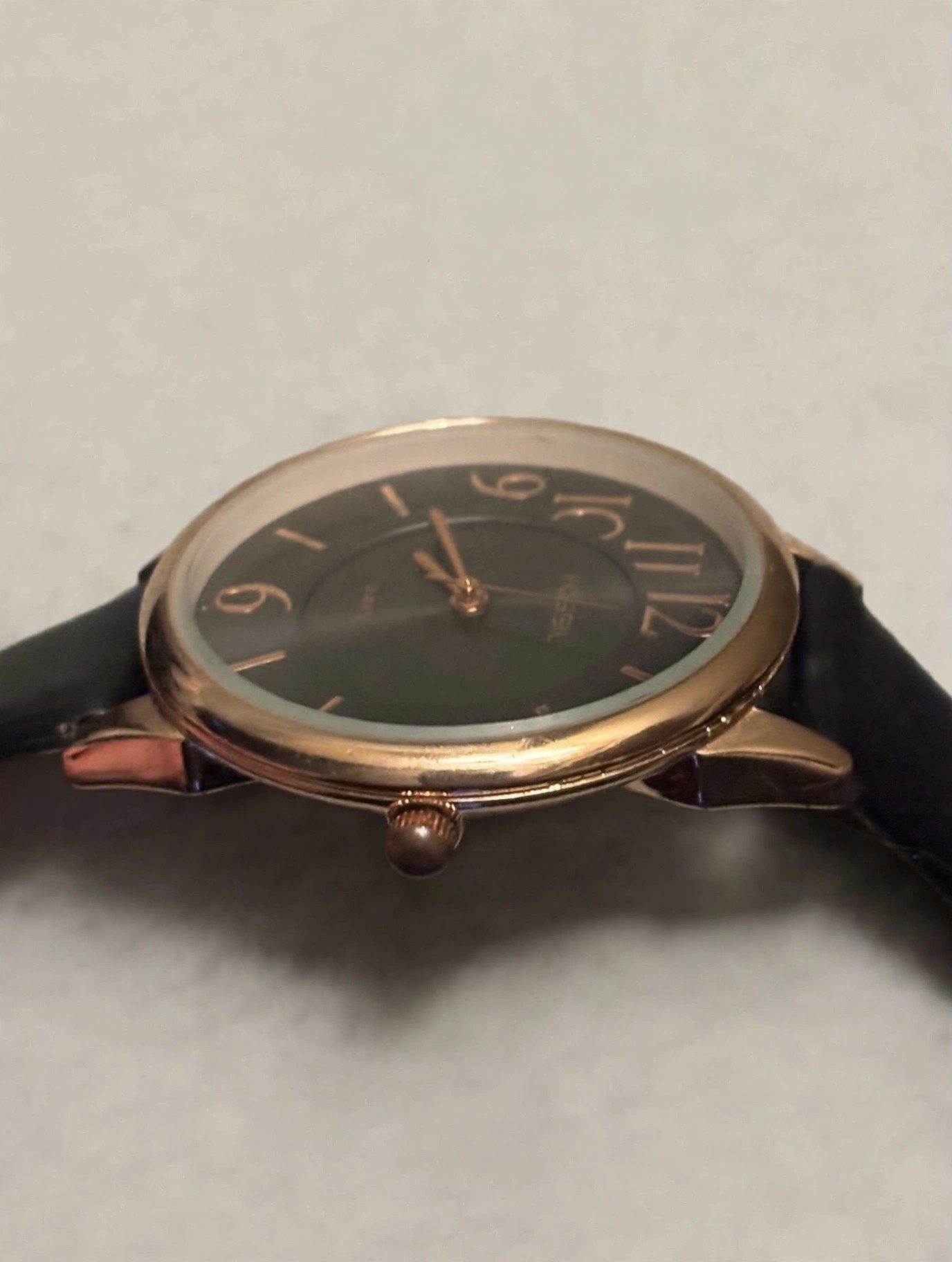 Fossil Women's Quartz Watch Rose Gold Case Dark Dial Black Strap - photo 3