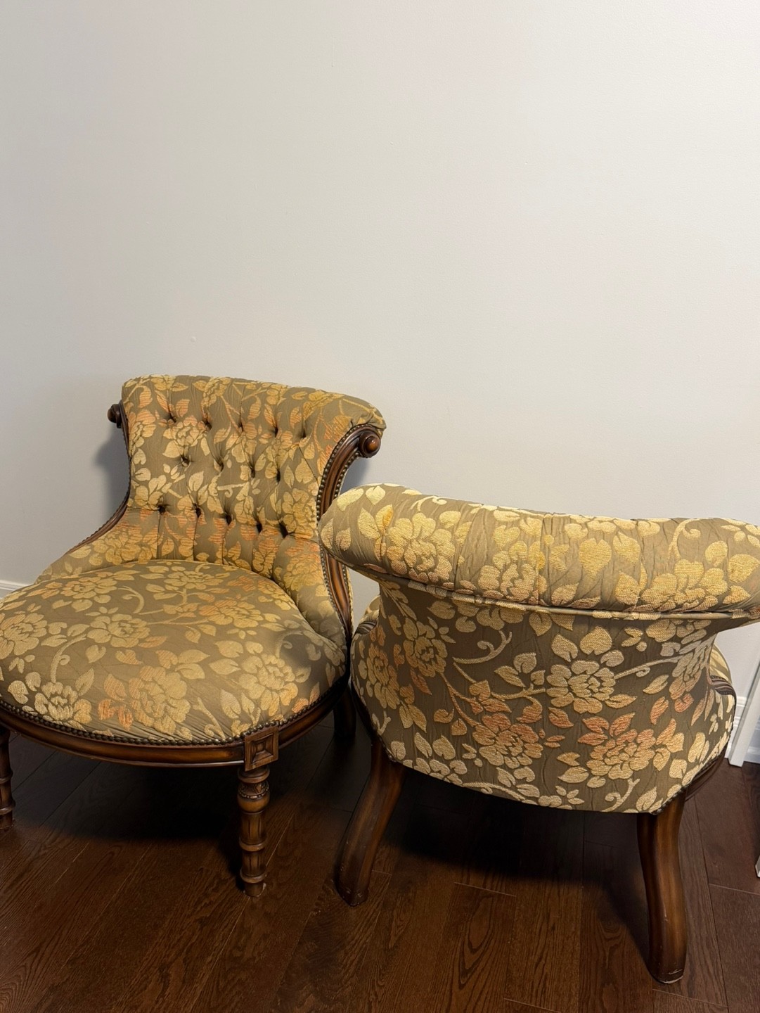 Vintage style upholstered sofa chair - photo 5