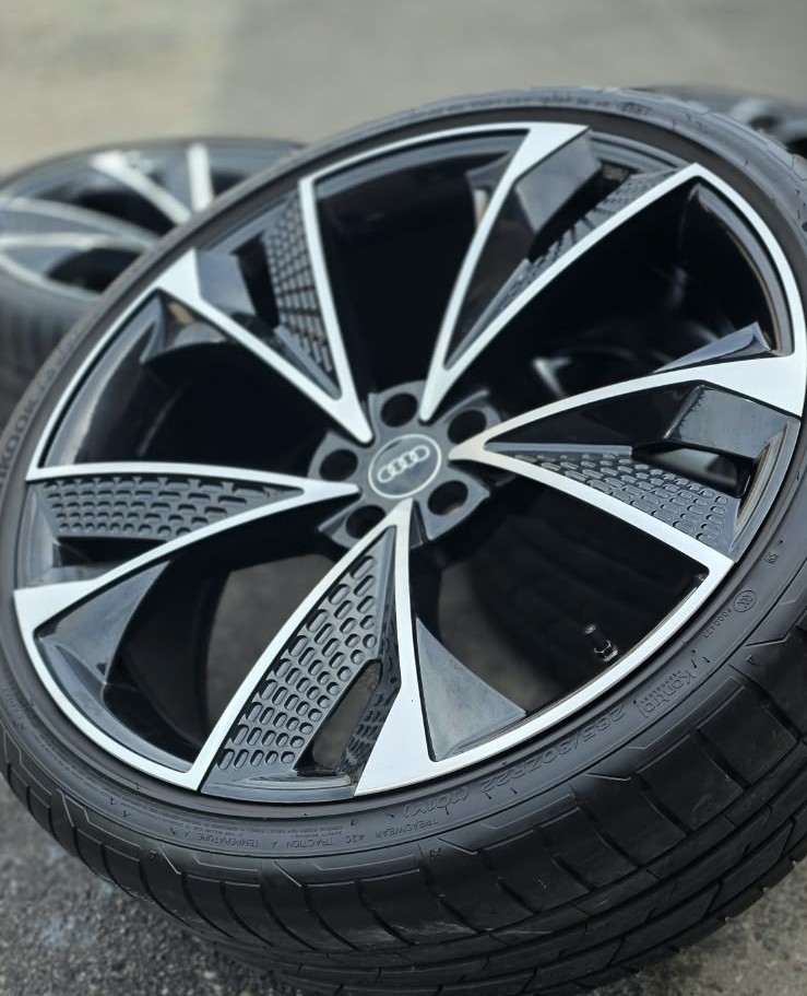 22"Audi RS6/RS7/Q3/Tiguan/Bentley(5x112)+285/30/R22 Hankook Vent