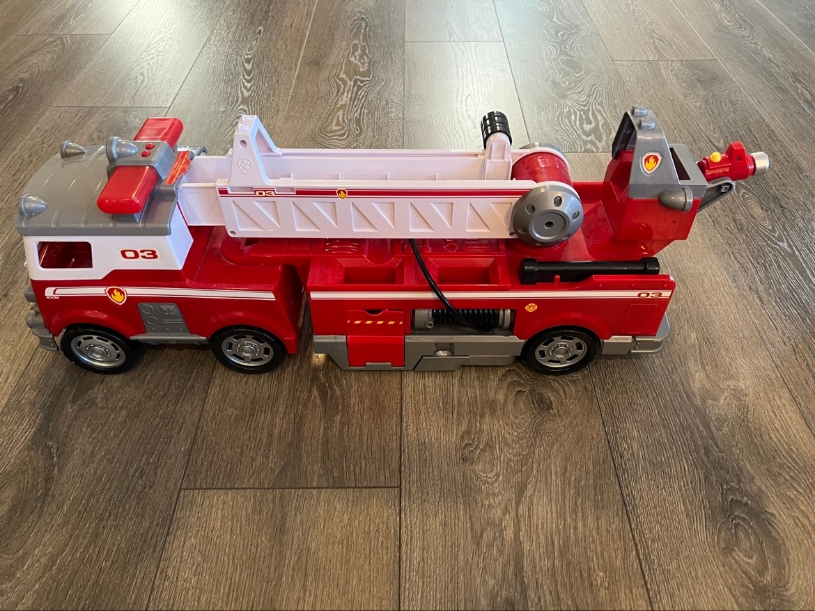 Paw Patrol Ultimate Rescue Fire Truck