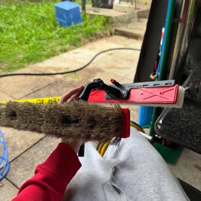 Tucker Alpha XL Boar's Hair Brush — Window Cleaning