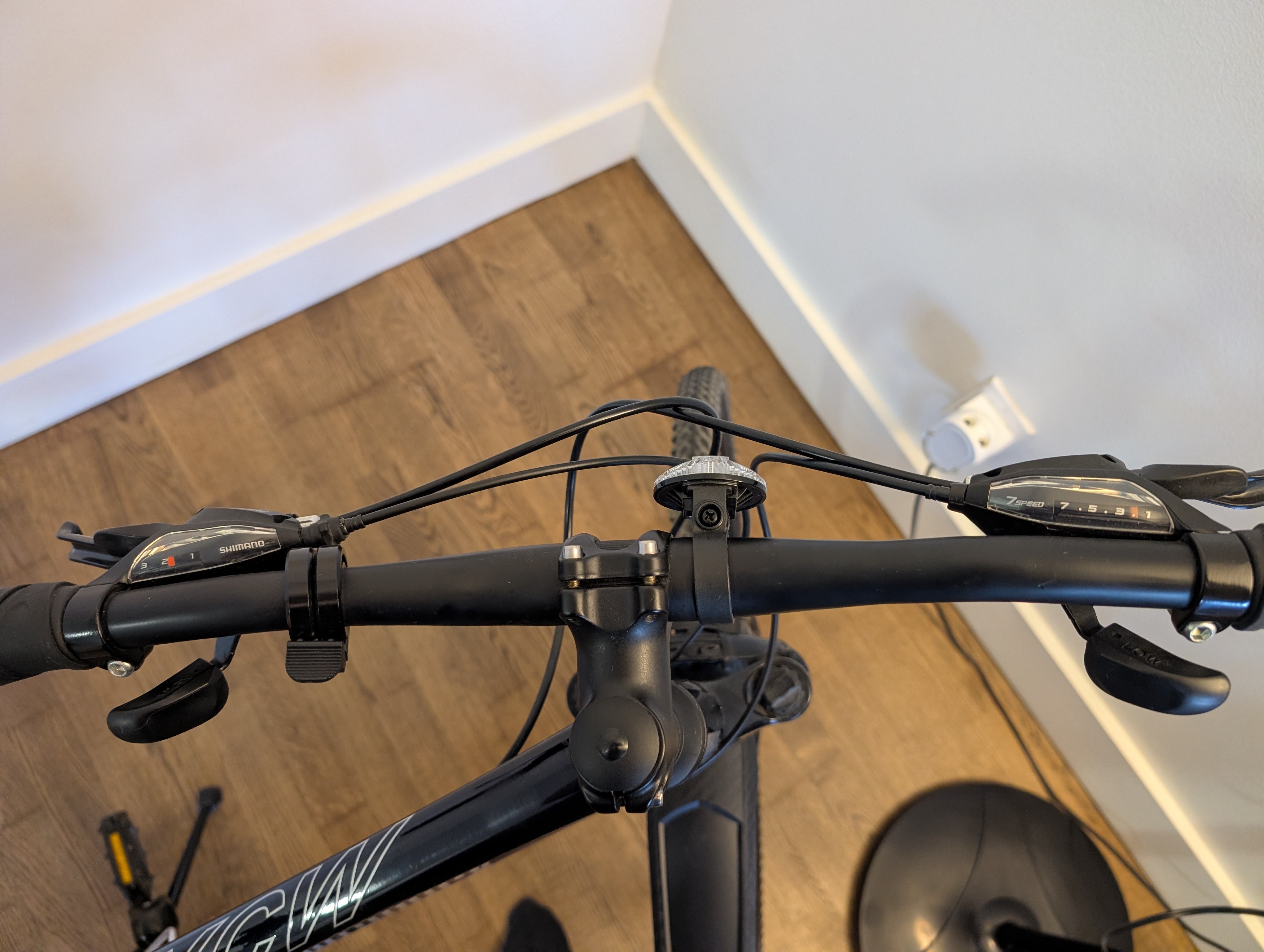 Northrock XCW 26" Hybrid Bike (Stored Indoors, Like New) - photo 2