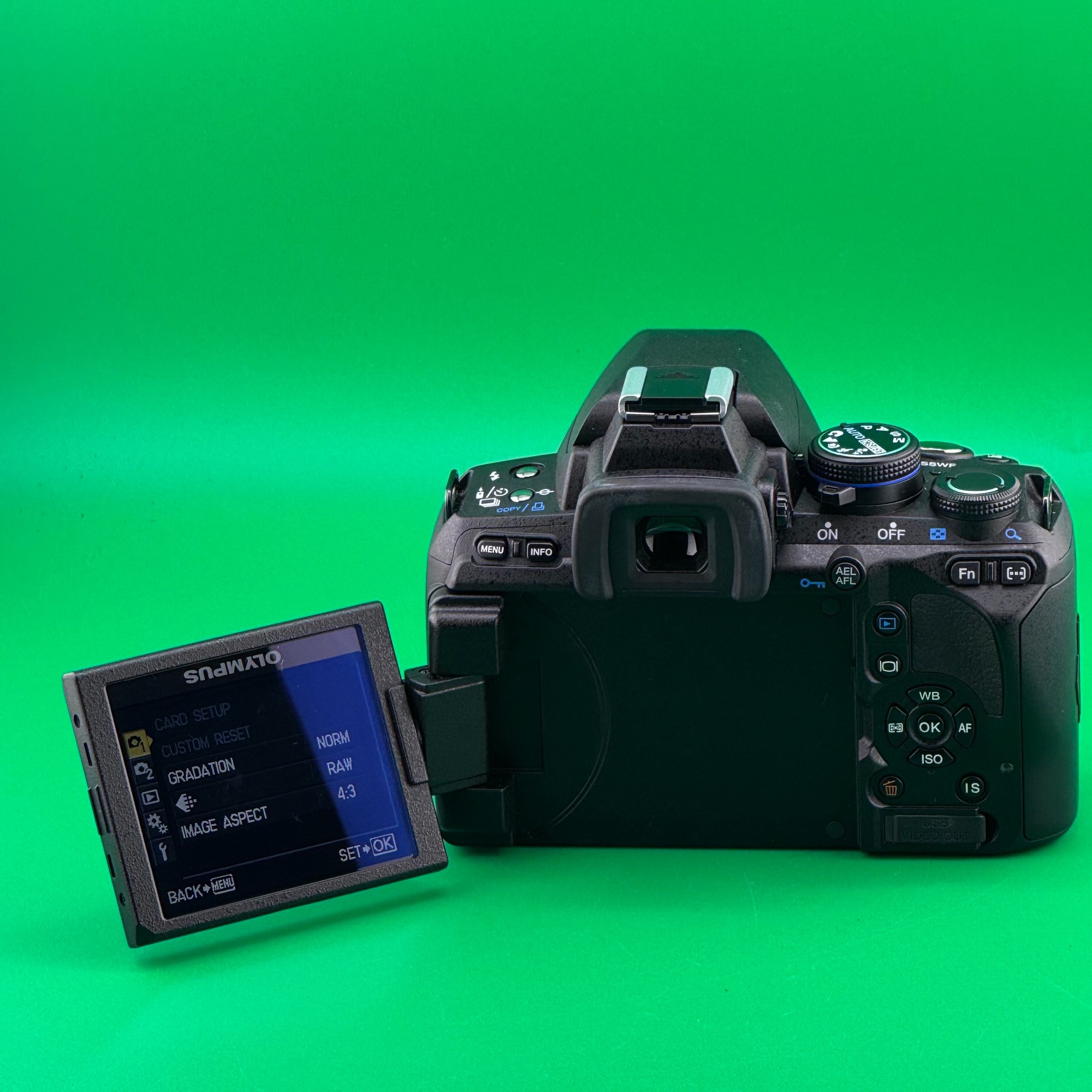 Olympus E-620 - Body Only - SLR Camera - Like New - photo 4