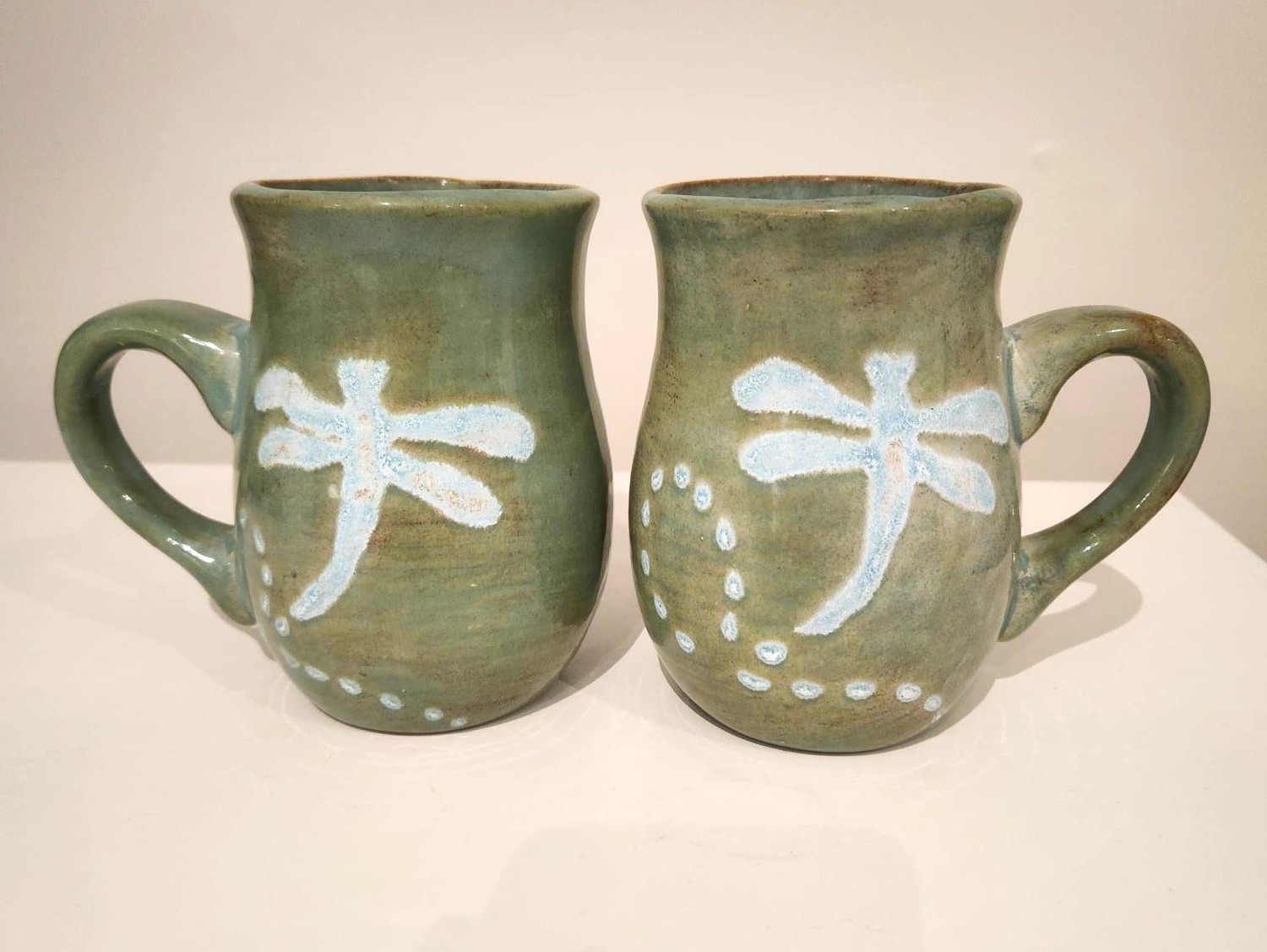 Pair of Canada-made Ceramic Mugs, Dragonfly Fly Design