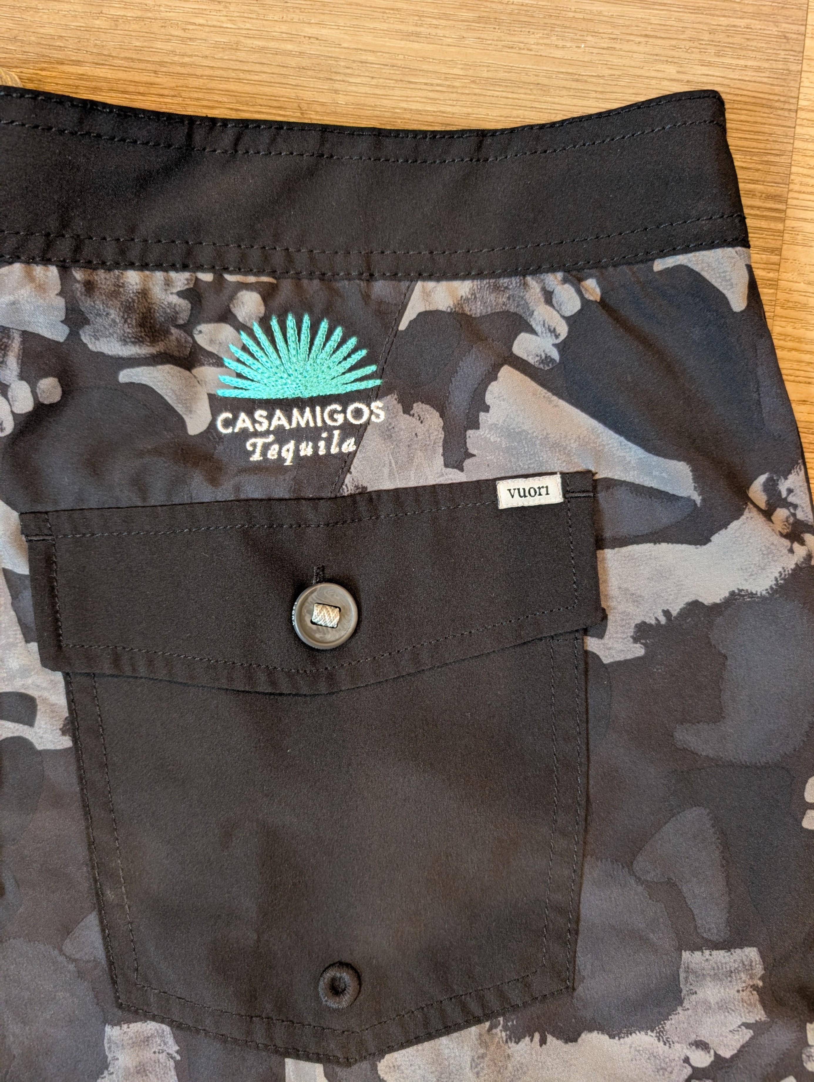 Vuori Boardshorts - Men's Size 34 - photo 3