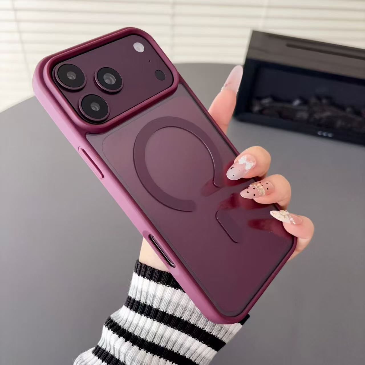 Phone Case - iPhone 18 Pro - photo 2