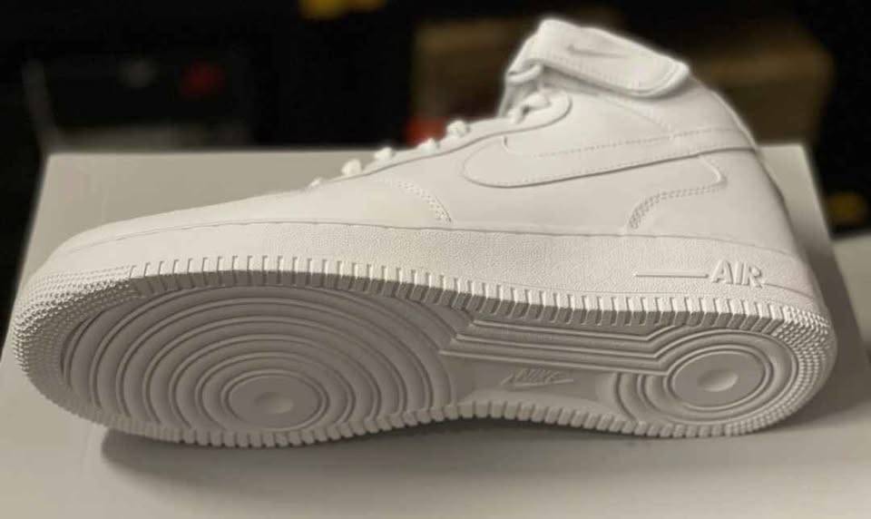 Nike Air Force One 1 Mid Top '07 - "Triple White" Size 11 - photo 2
