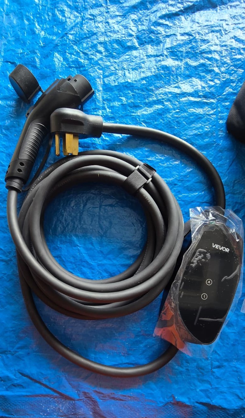 Level 1+2 Portable Electric Vehicle Charger - photo 4