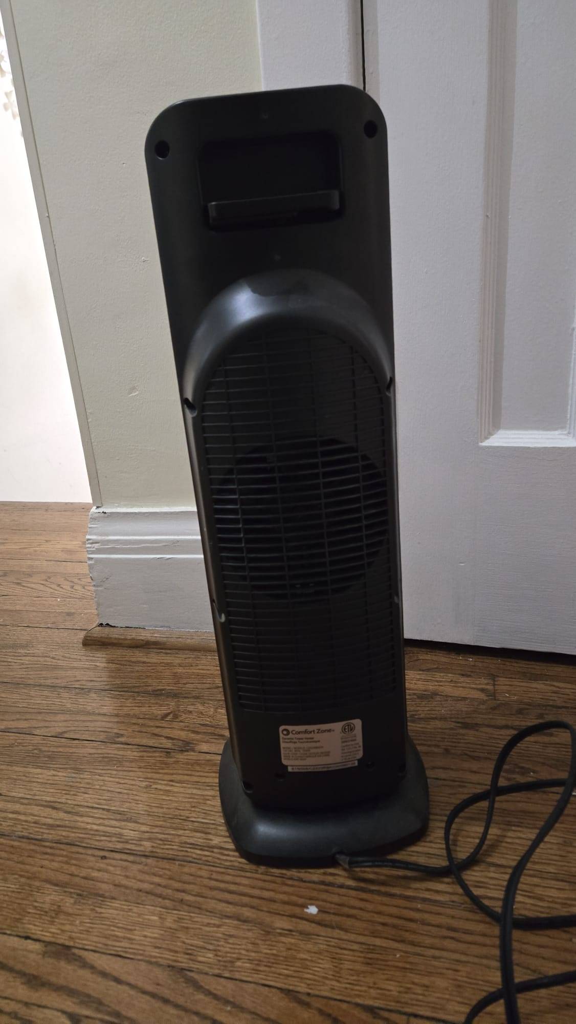 Comfort Zone 23 inch Oscillating Ceramic Tower Heater - photo 4