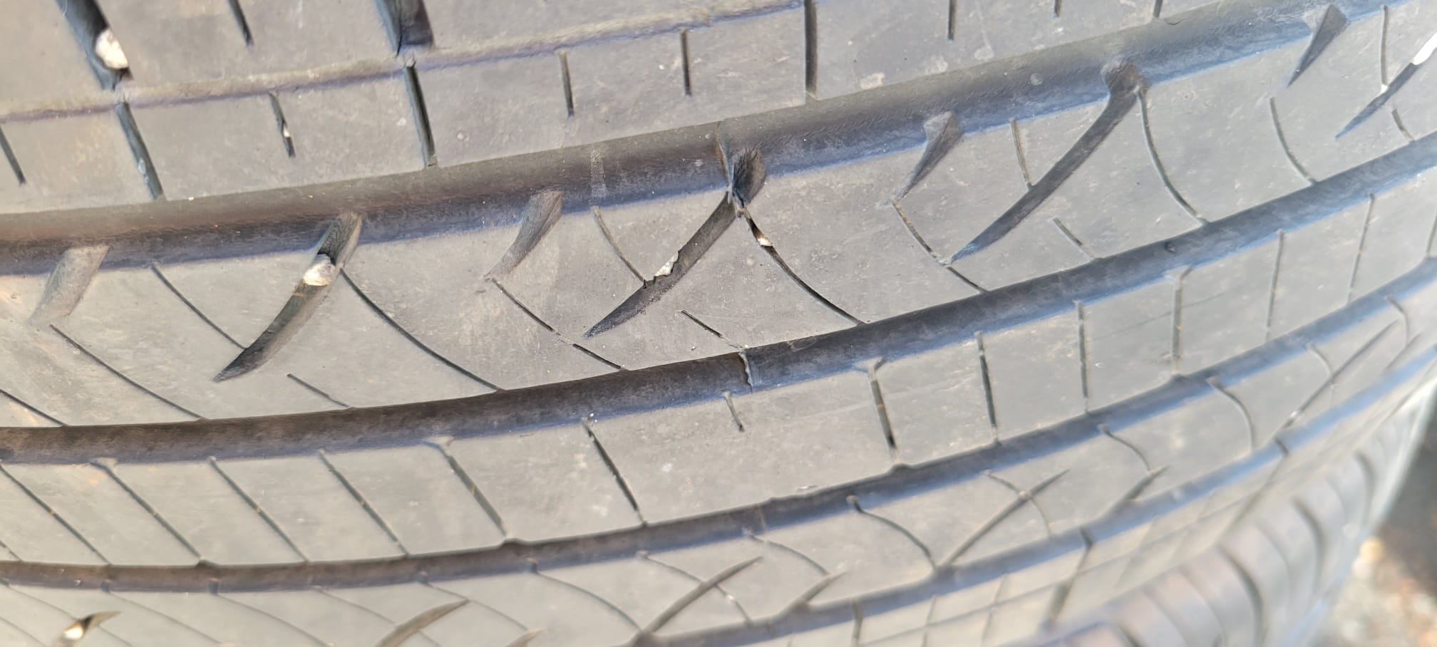 4 215/55R17 Nexen All Season Tires like new - photo 4