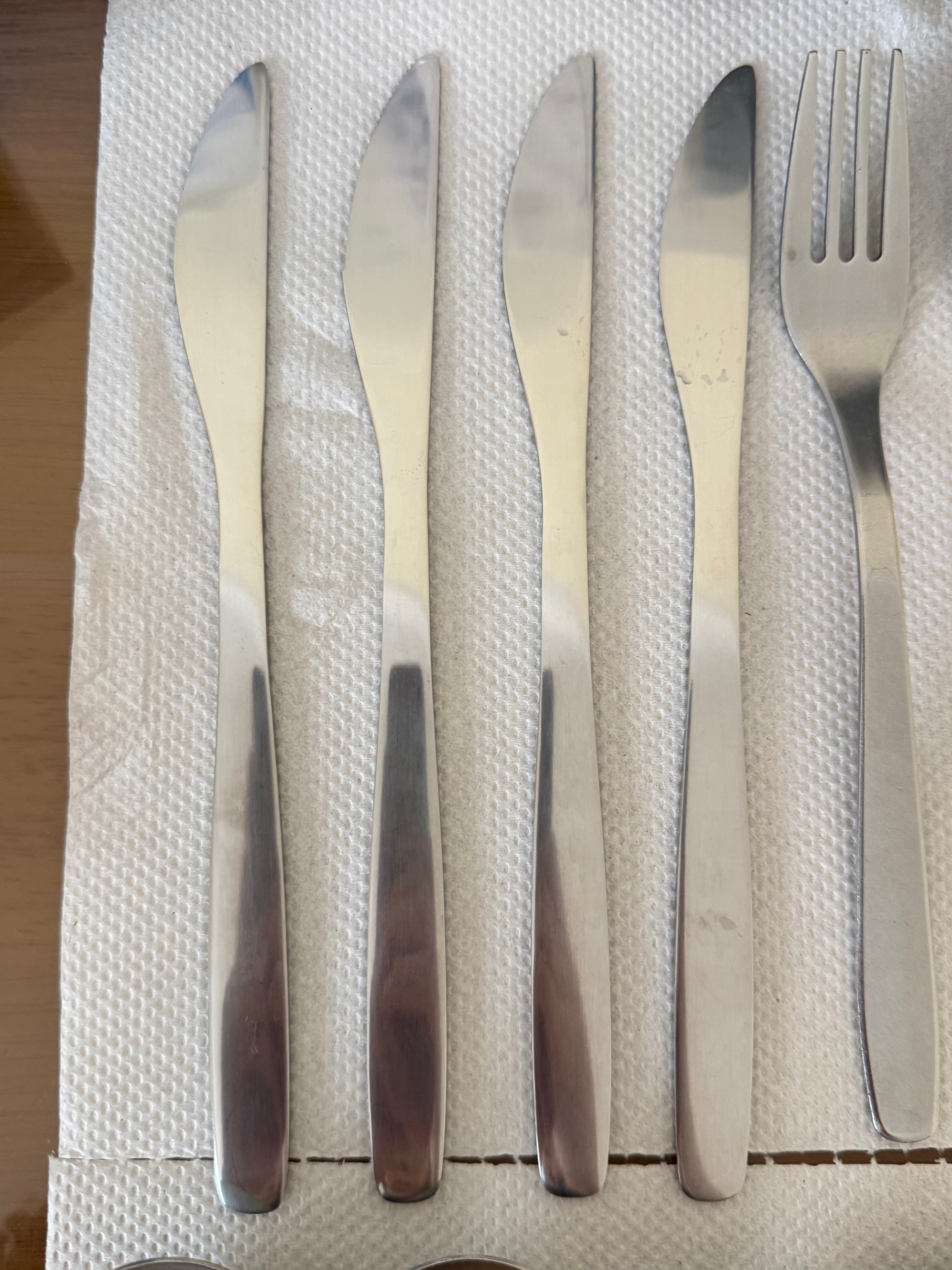 Stainless Steel Cutlery Set – 16 Pieces - photo 4