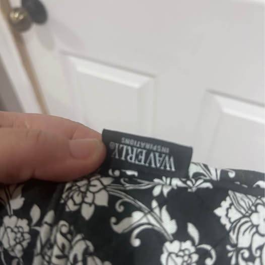 Waverly Inspirations black and white floral handbag - photo 3