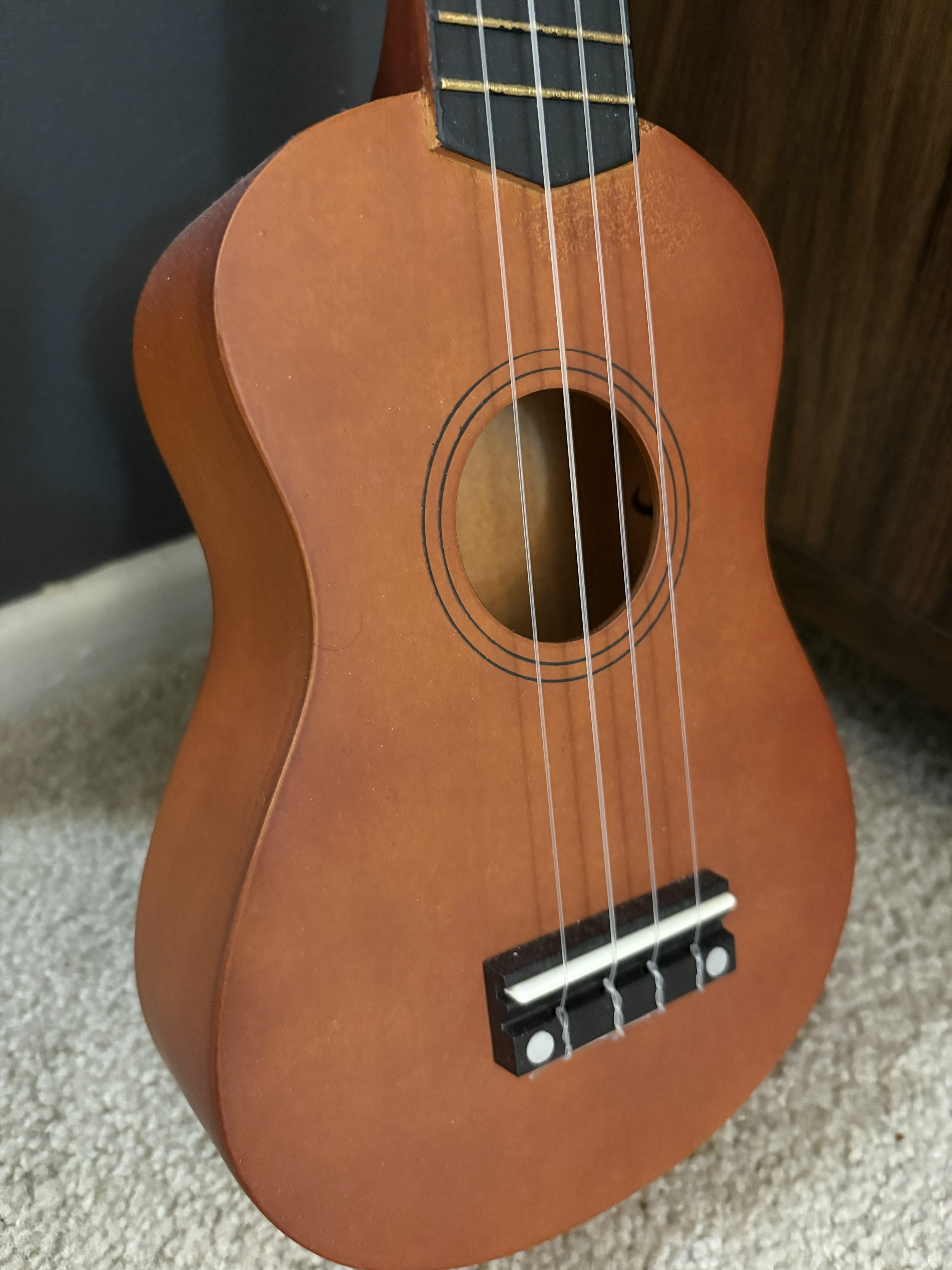 Ukulele – Almost New - photo 2