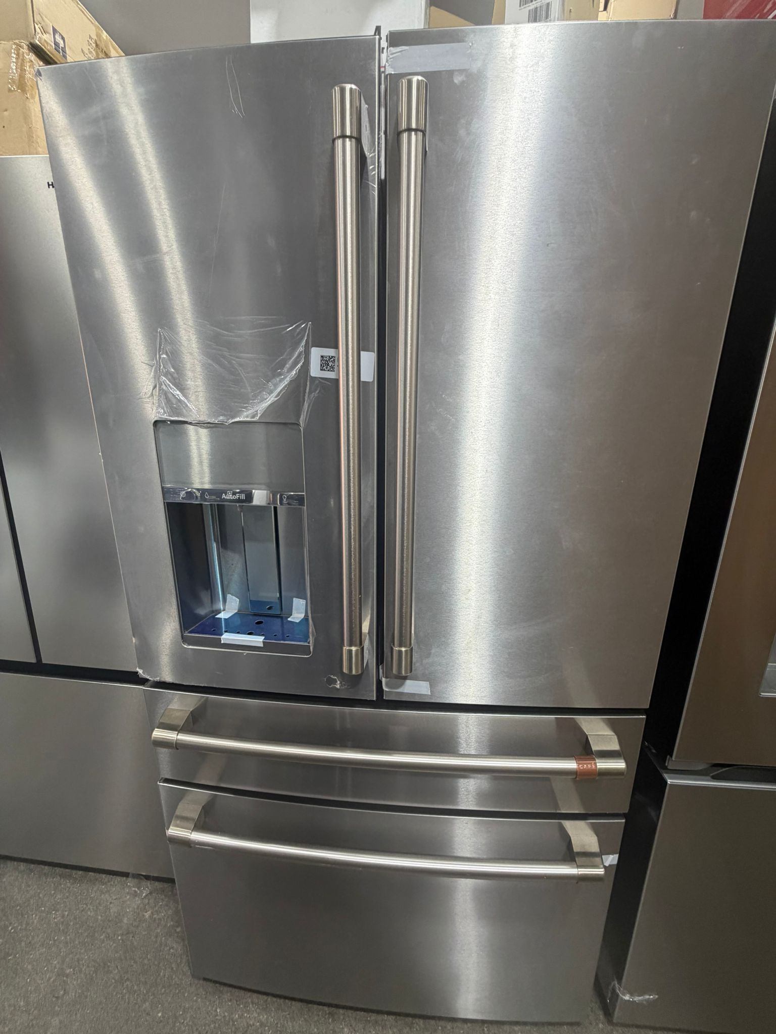 Fridge  36" Cafe 27.8 Cu ft  4-Door CVE28DP2NS1 - photo 4