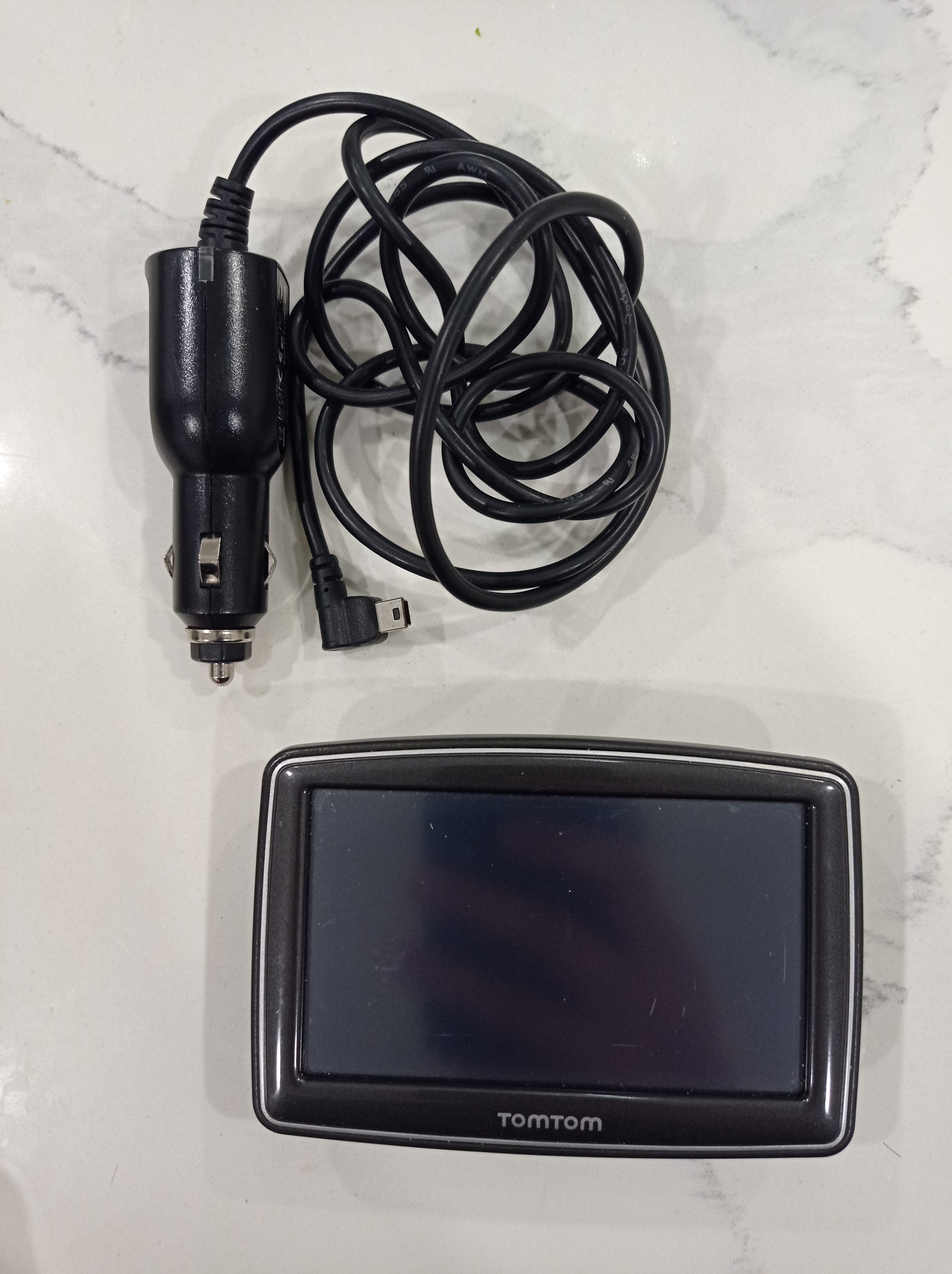TomTom XL (Model 4ET03) Portable GPS Navigator