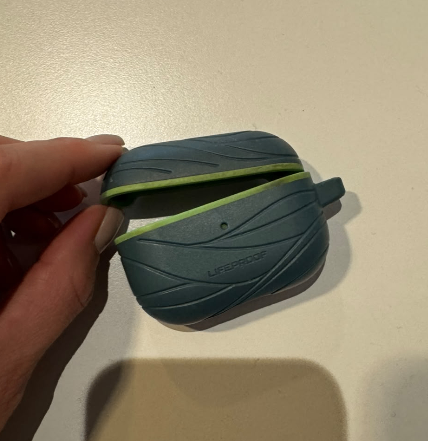 Apple Airpods Pro with Magsafe Charging Case - photo 4
