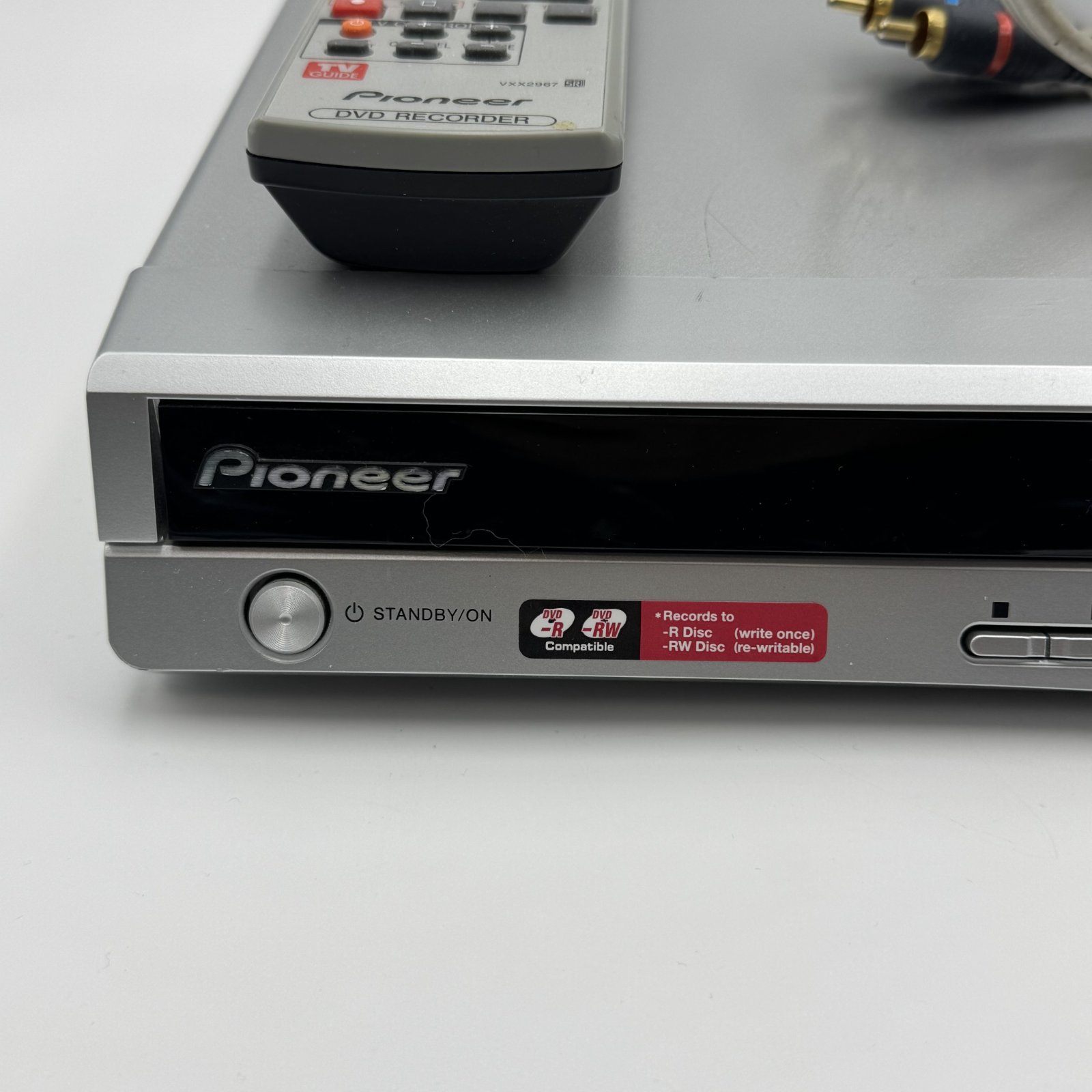 Pioneer DVR-533H DVD Recorder with HDD, Remote & Cables - photo 2