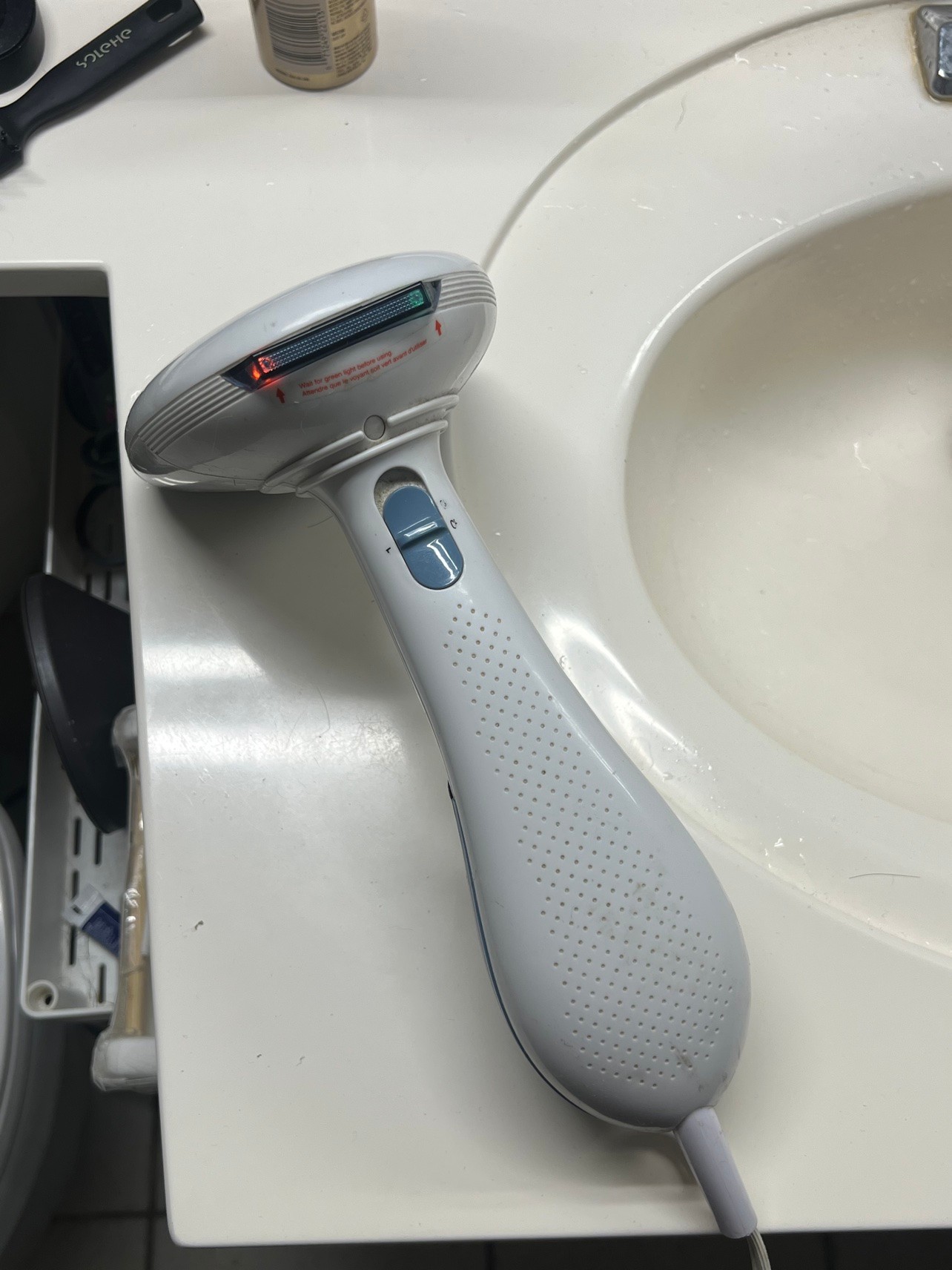 Conair Handheld Garment Steamer - Works Great - photo 4