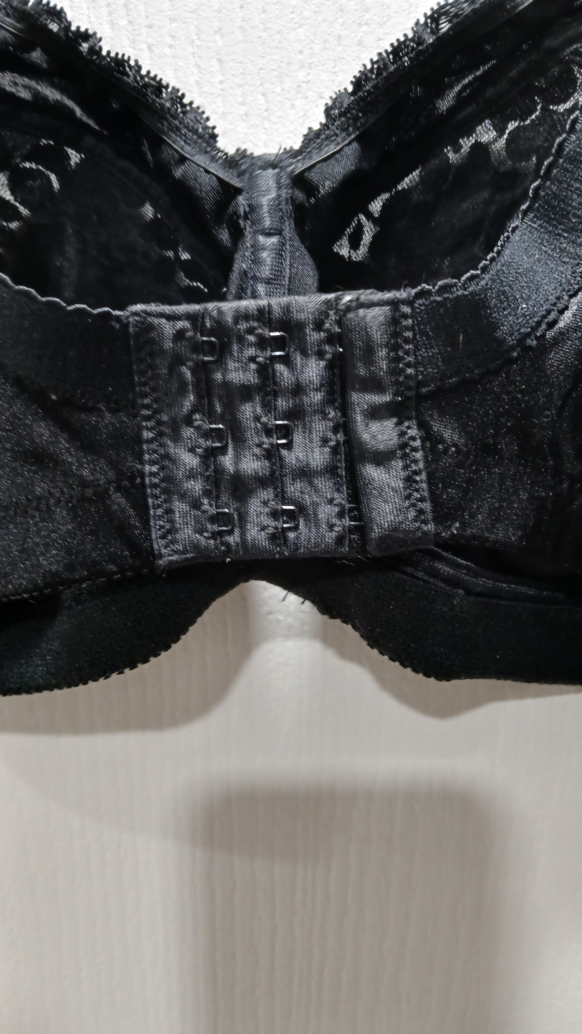 Two Warner's Black Lace Bra, 44C, Like New, Bundle for - photo 4