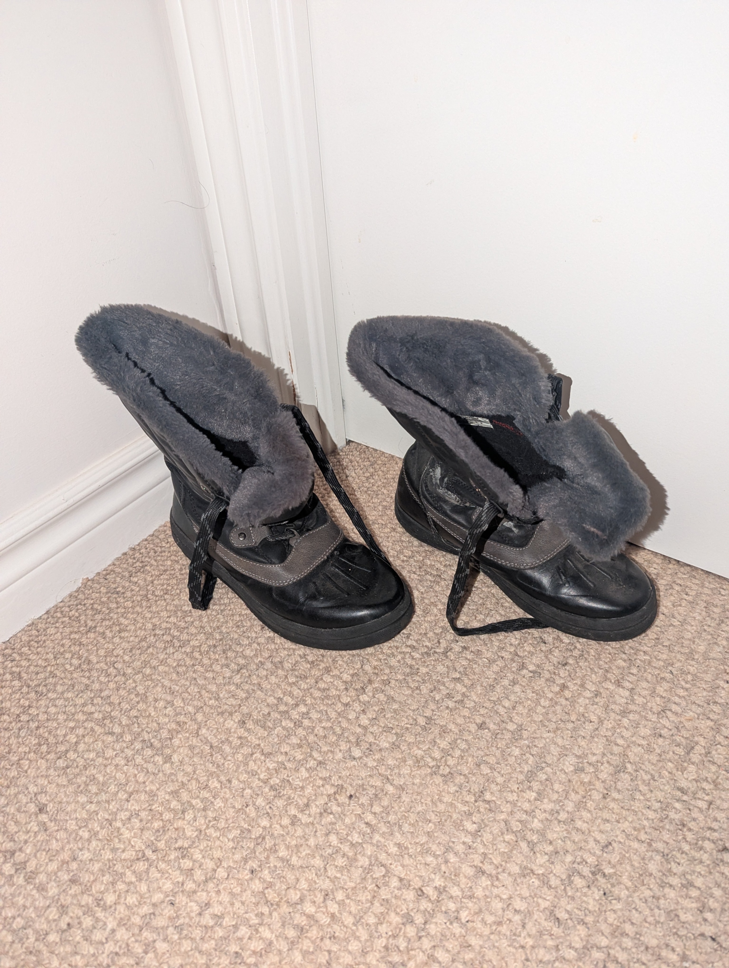 Black Winter Boots US Size 6 - photo 4