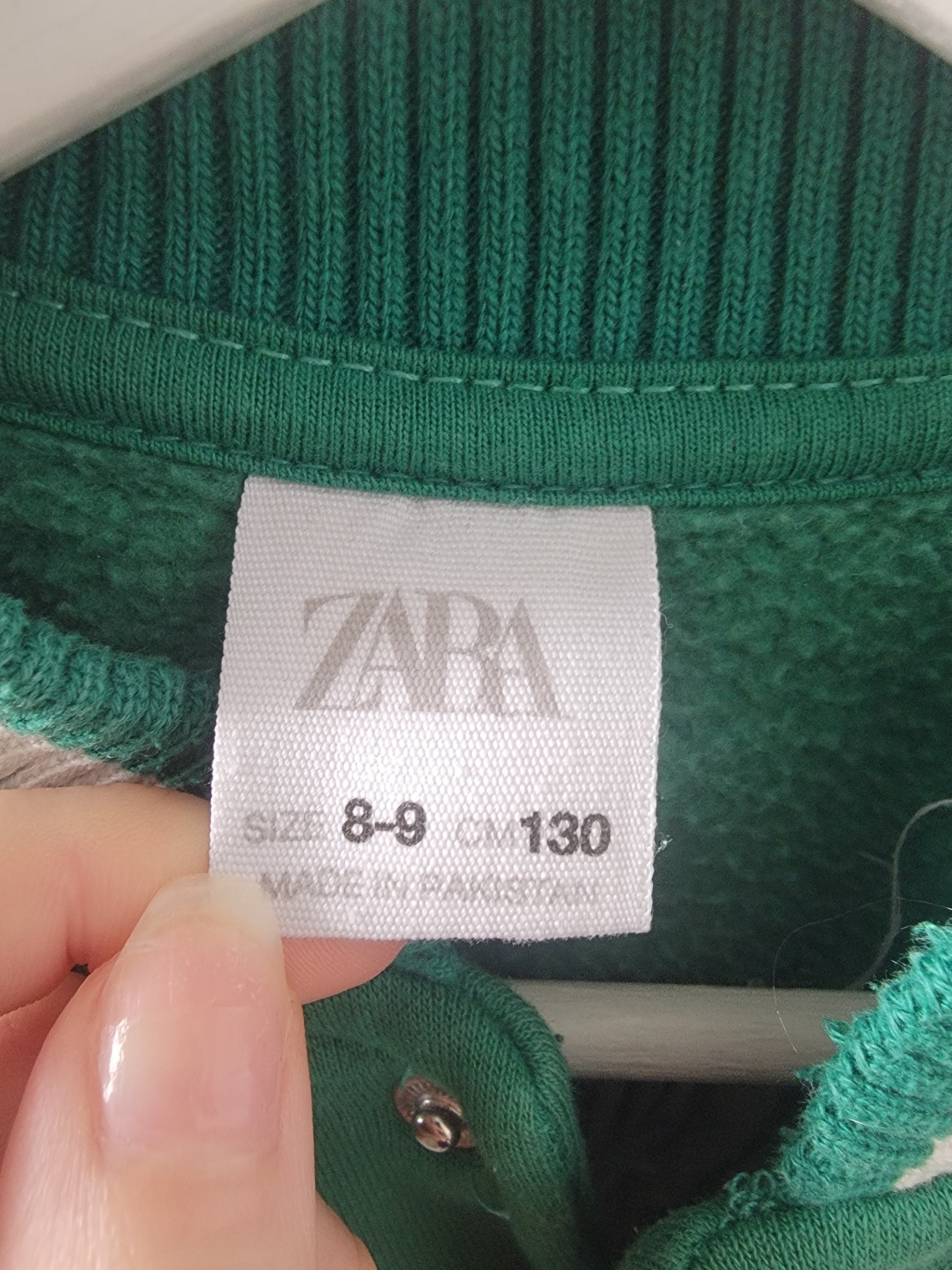 Kids age 8-9 bomber sweater jacket in very good condition - photo 2