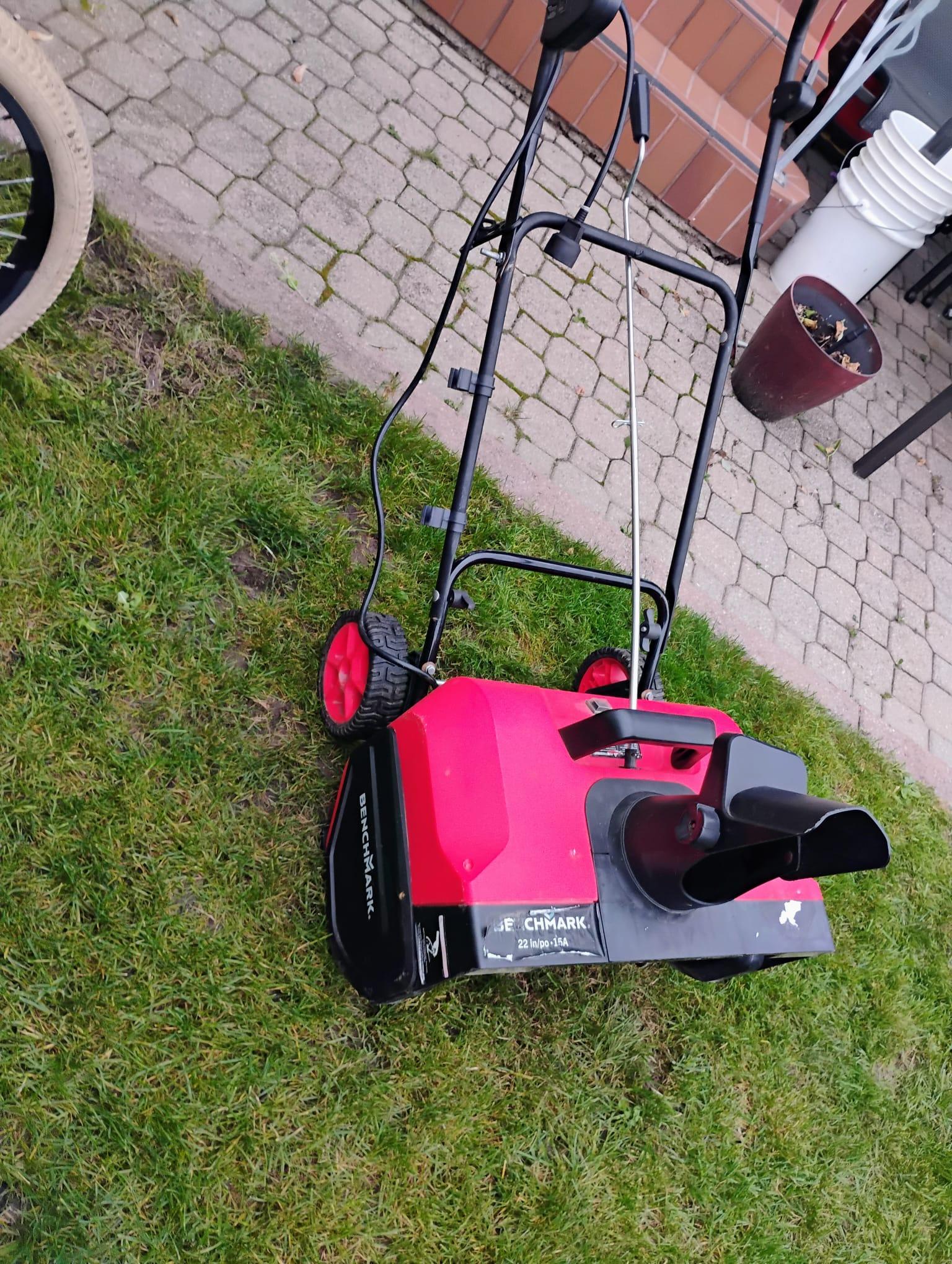BENCHMARK 22" Electric Snow Blower - photo 2
