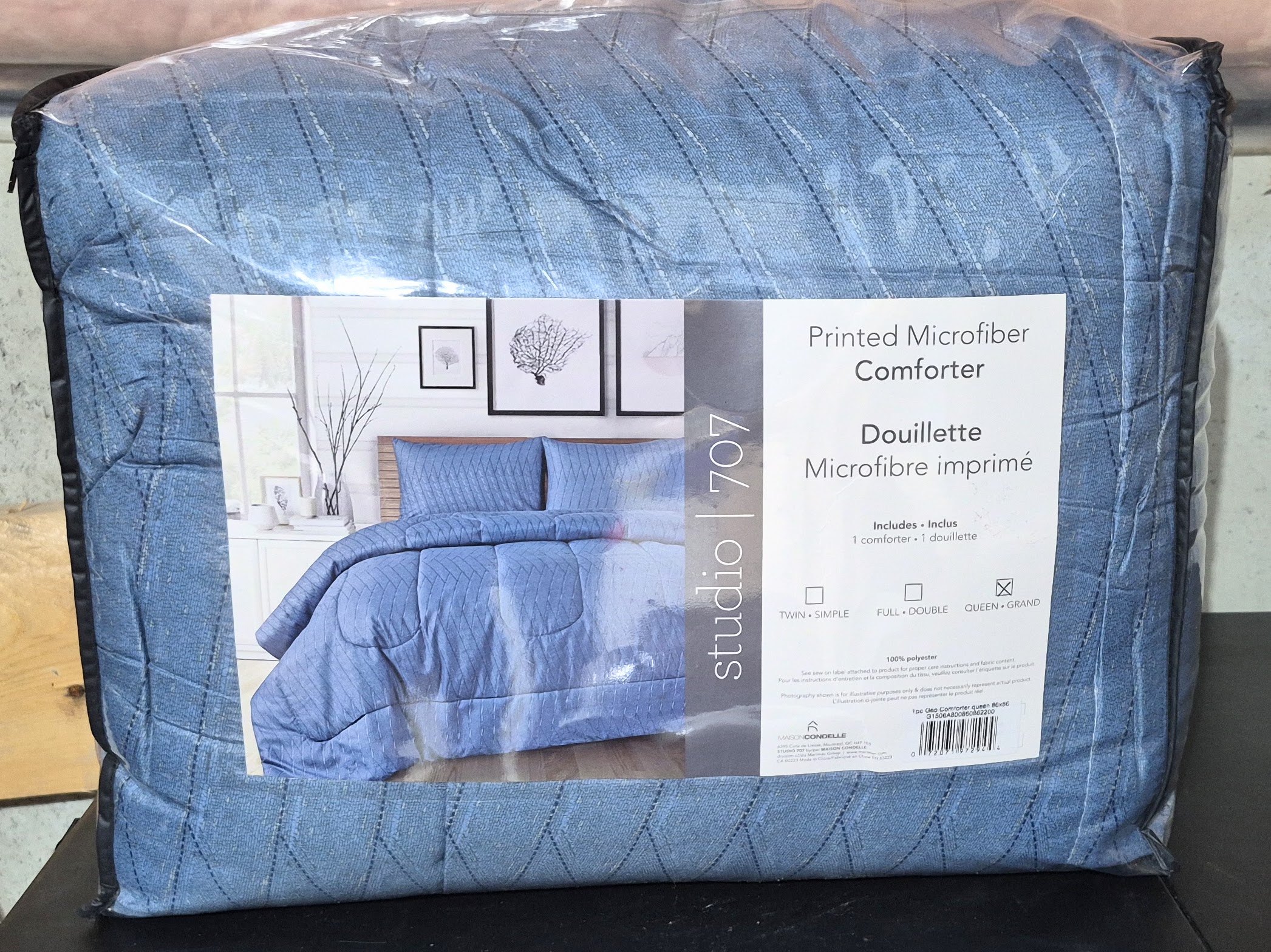 NEW Studio 707 Queen Comforter – Blue