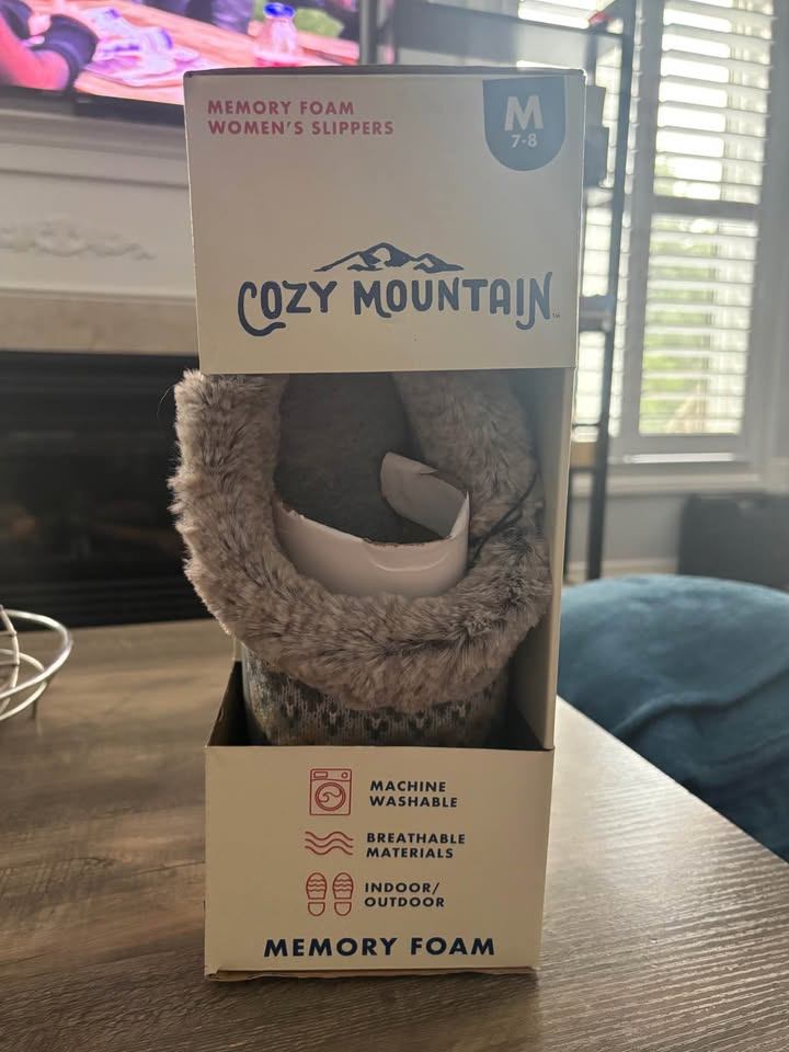 BNIB Cozy Mountain Memory Foam Slippers - MED 7-8 - photo 3