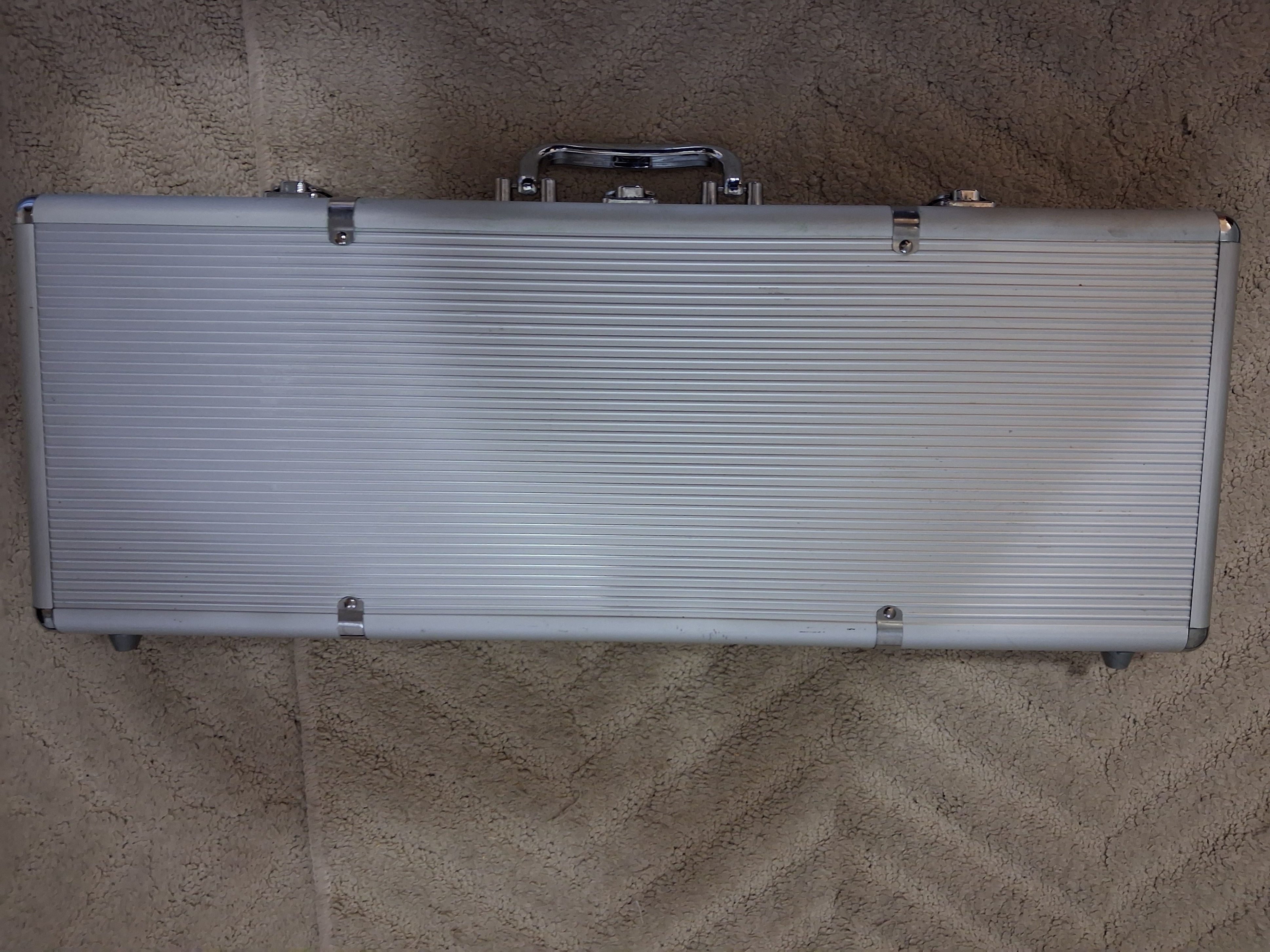 Bee Cards 500 Chip Poker Set in Aluminum Case - photo 3