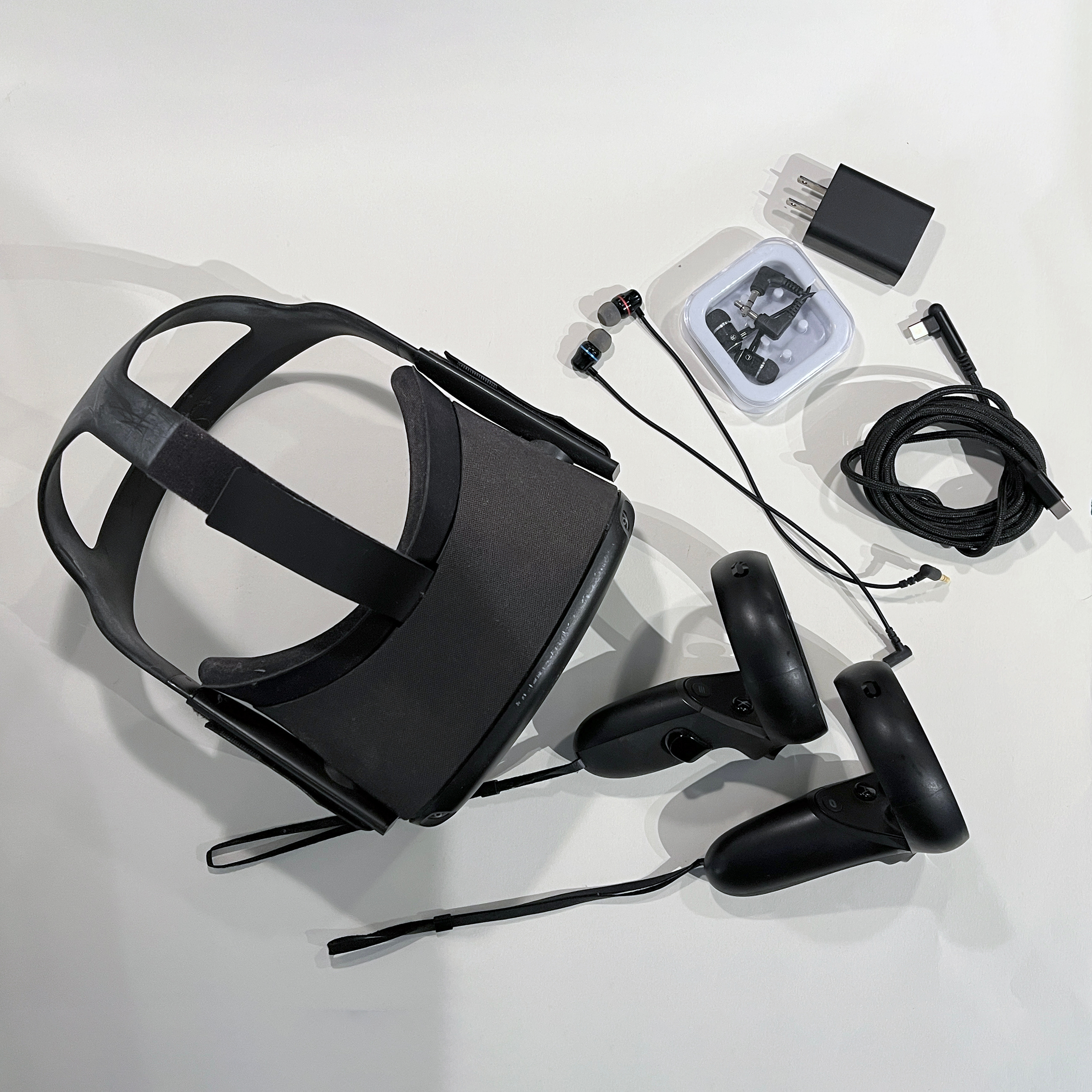 Oculus Quest 1 VR Headset (128GB) — Full Bundle + Custom Earbuds