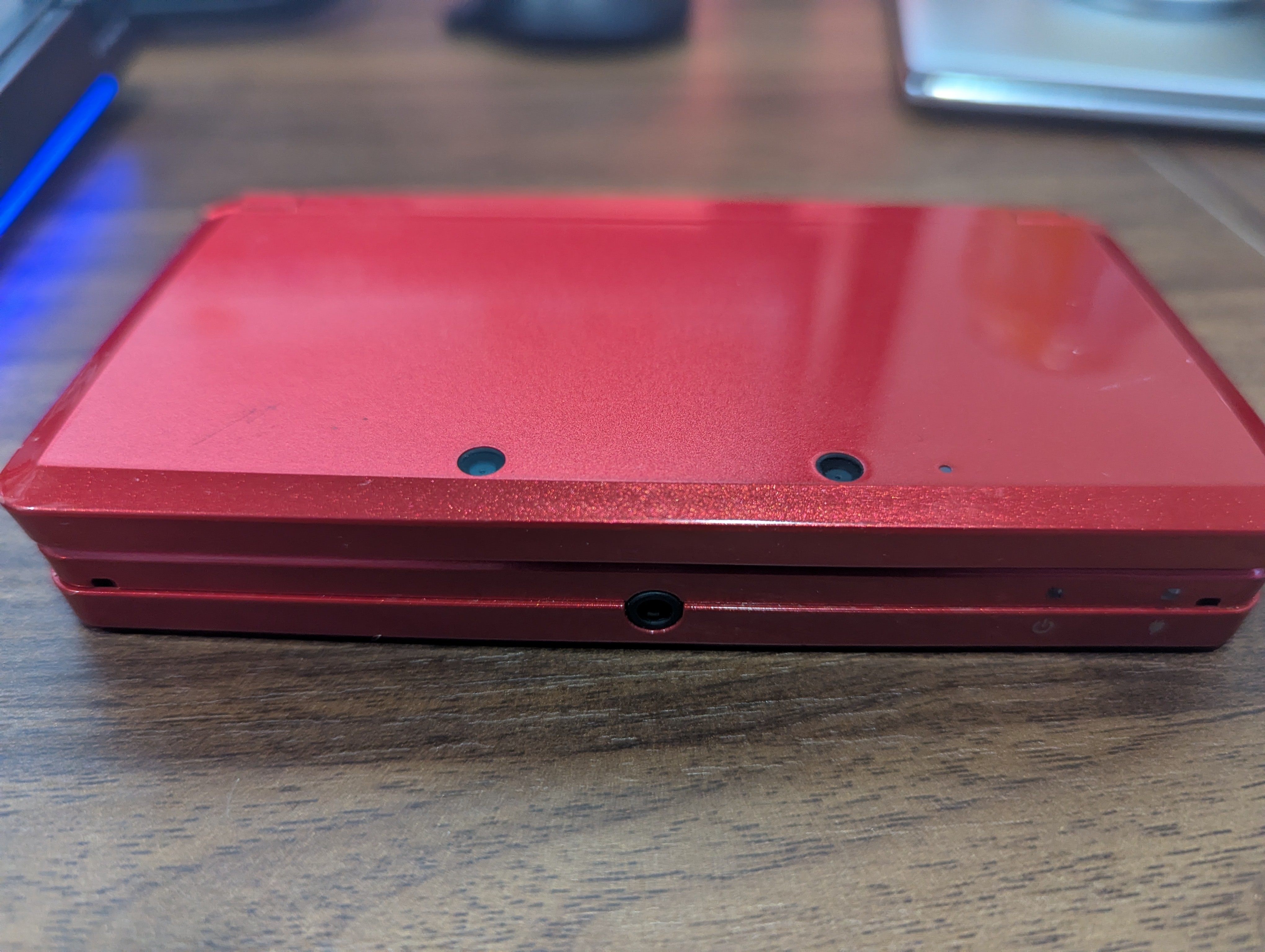 Nintendo 3DS - flame red