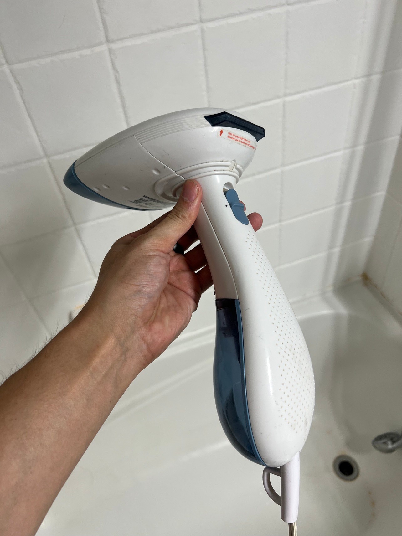 Conair Handheld Garment Steamer - Works Great - photo 2