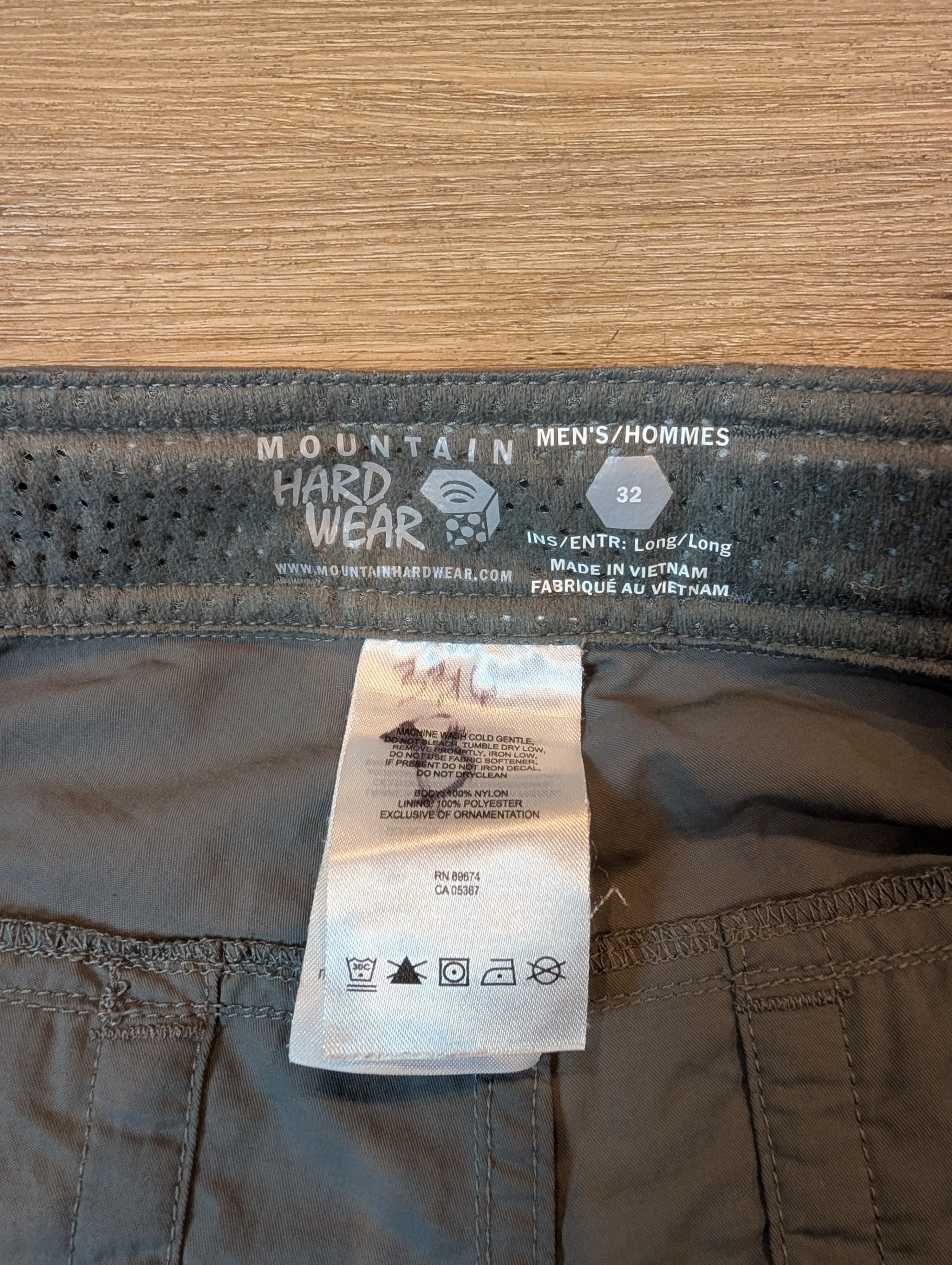 Mountain Hardwear Hiking Shorts - Men's Size 32 - Grey - photo 4