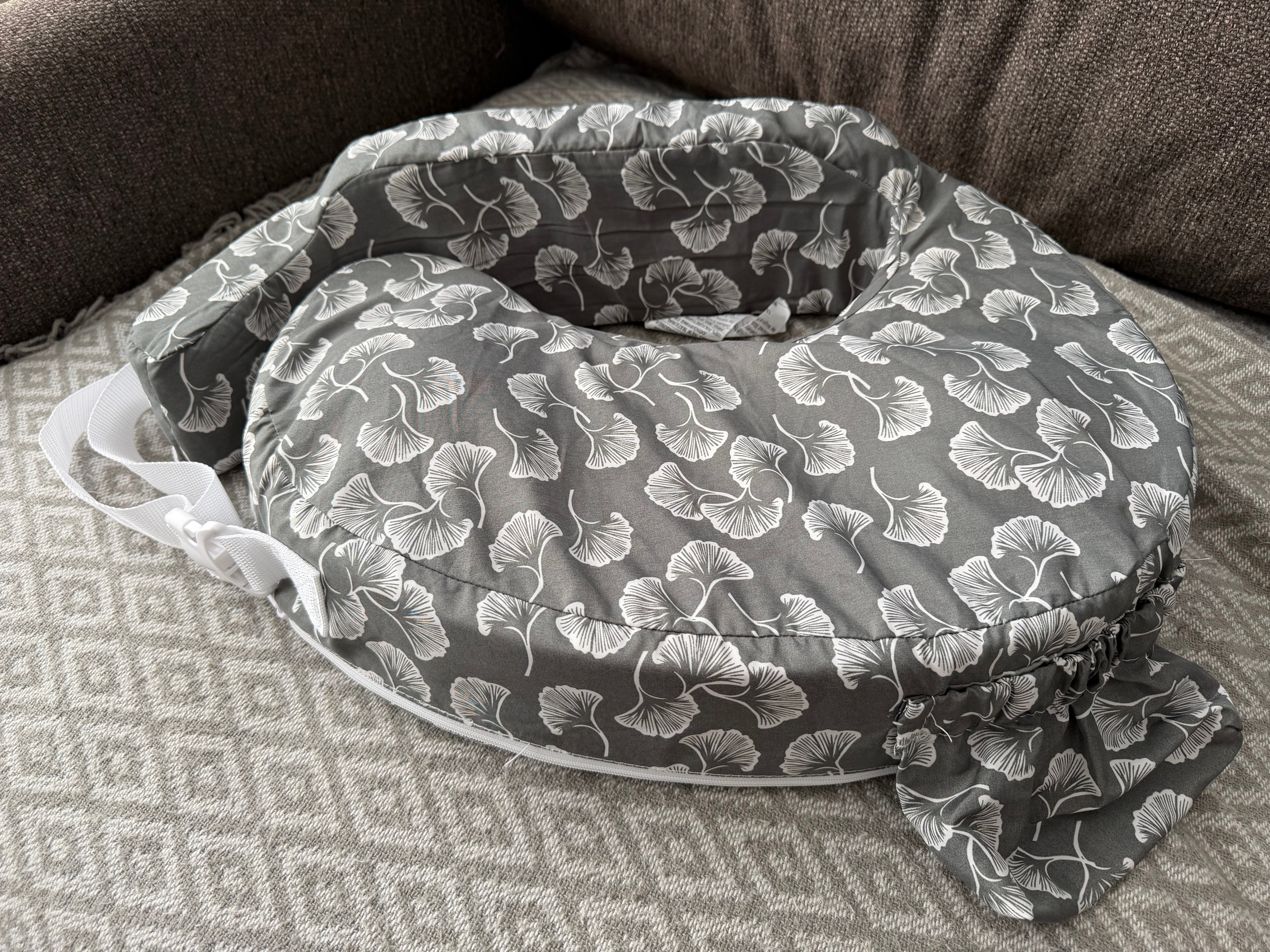 Breastfeeding pillow
