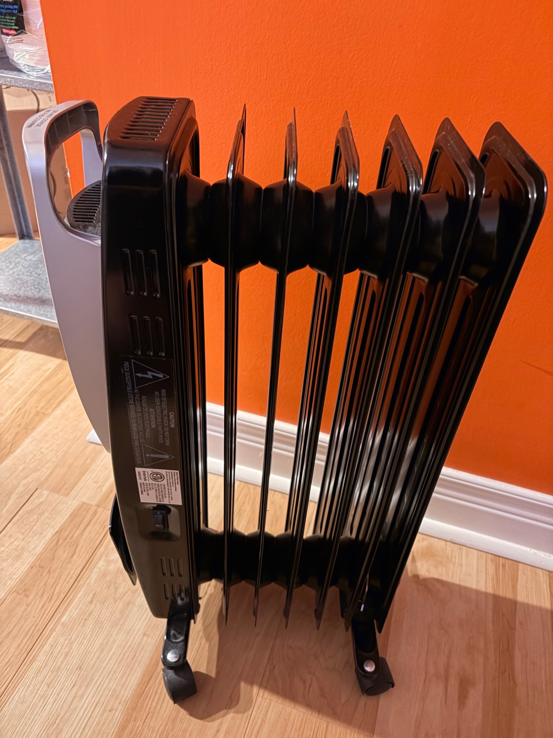 NOMA Digital Oil-Filled Radiator Heater w/ Remote - photo 3