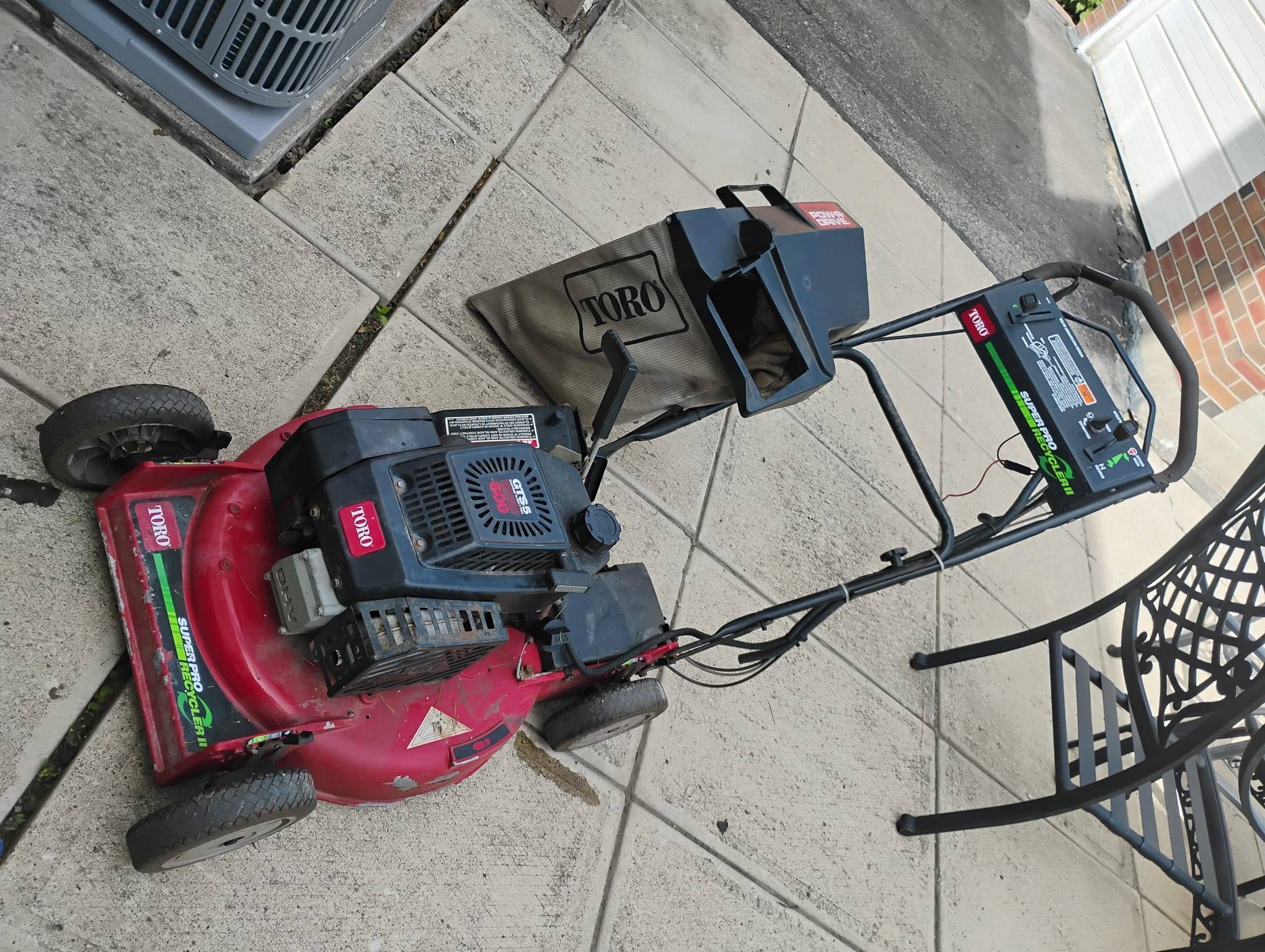Professional Toro GTS5 600 Gas-Powered, Self-Propelled Lawnmower - photo 3