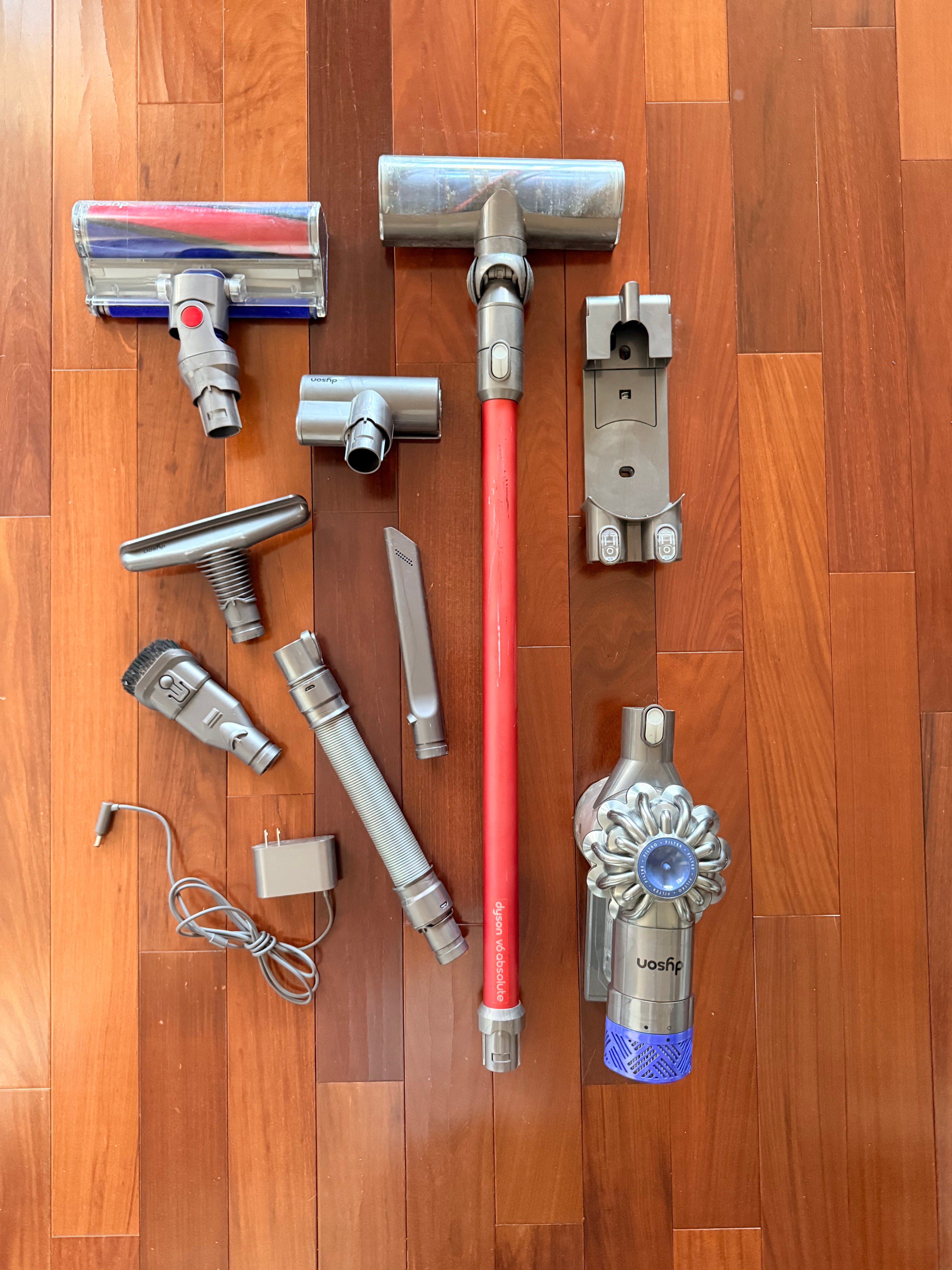 Dyson V6 Absolute Cordless Vacuum (needs battery)