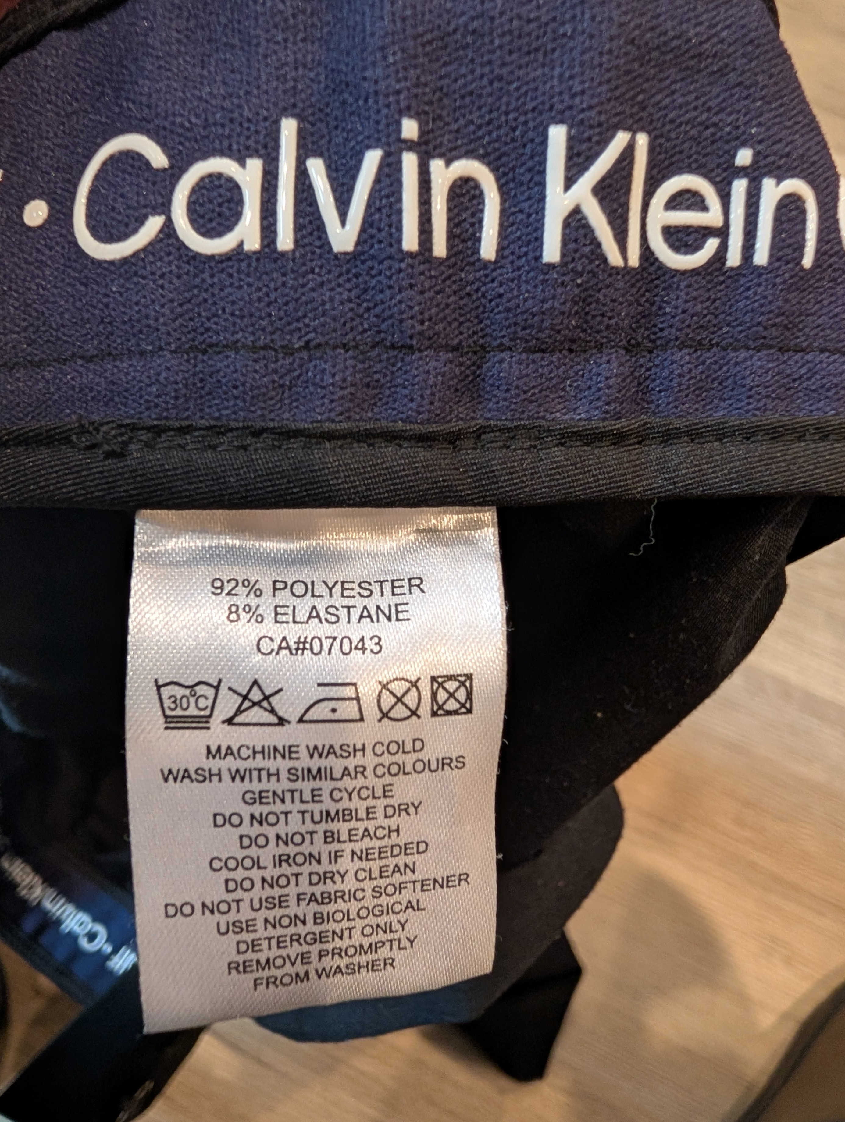 Calvin Klein Golf Shorts - Men's Size 32 - Black - photo 5