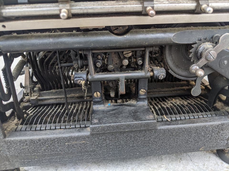 Antique Underwood typewriters, No. 5 by 1920 - photo 5