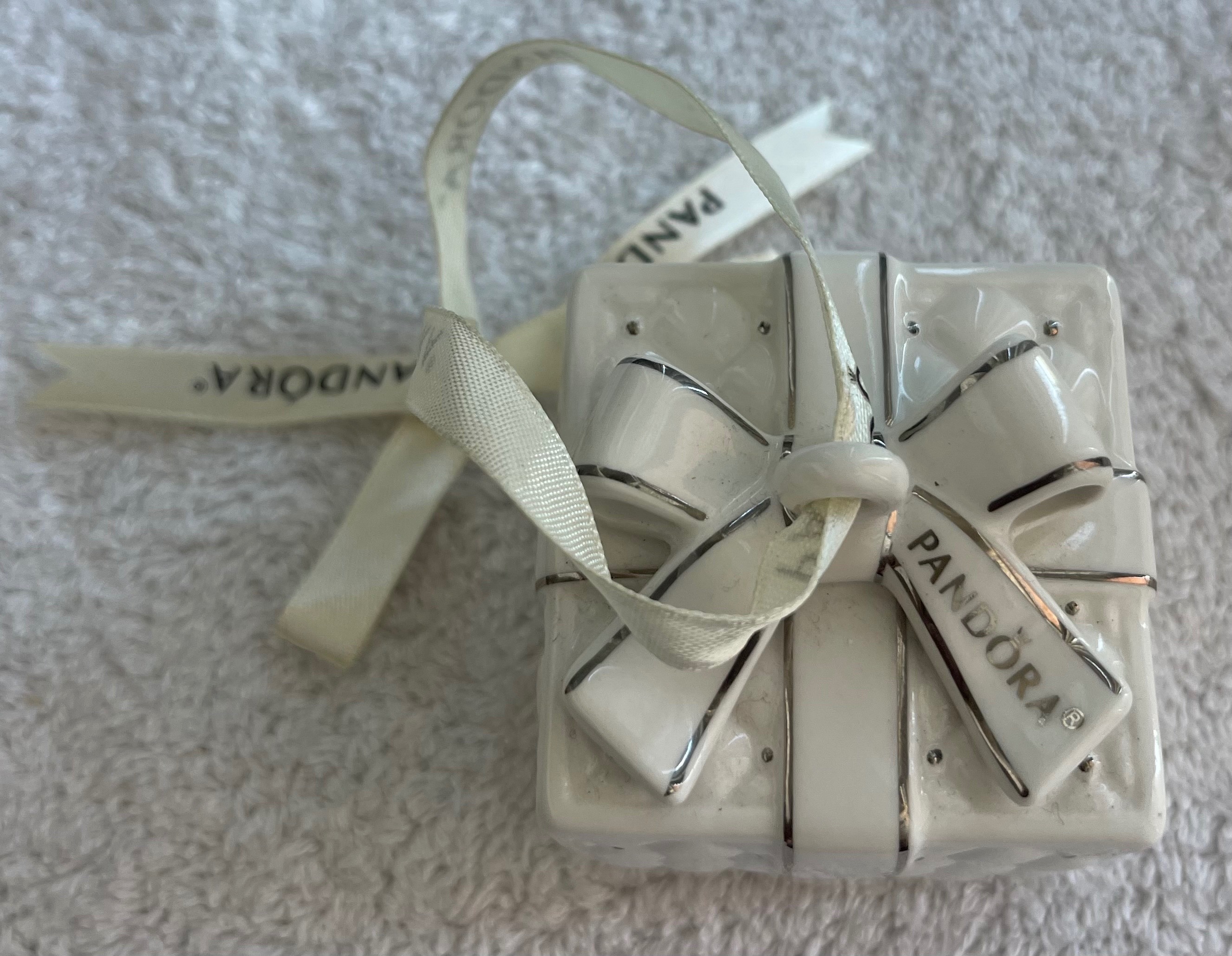 Pandora 2016 Limited Edition Porcelain Ornament - photo 3