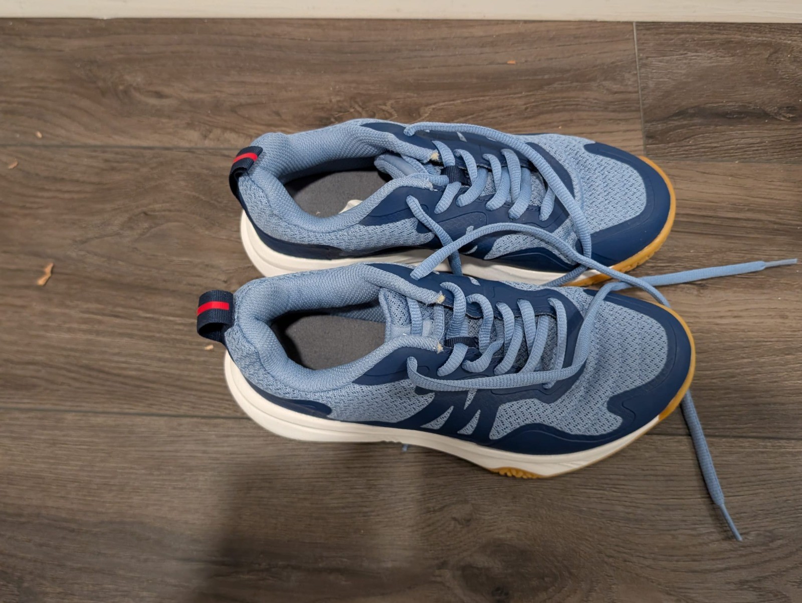 Decathlon Badminton Shoes – Size US 4 / EU 36 – Blue