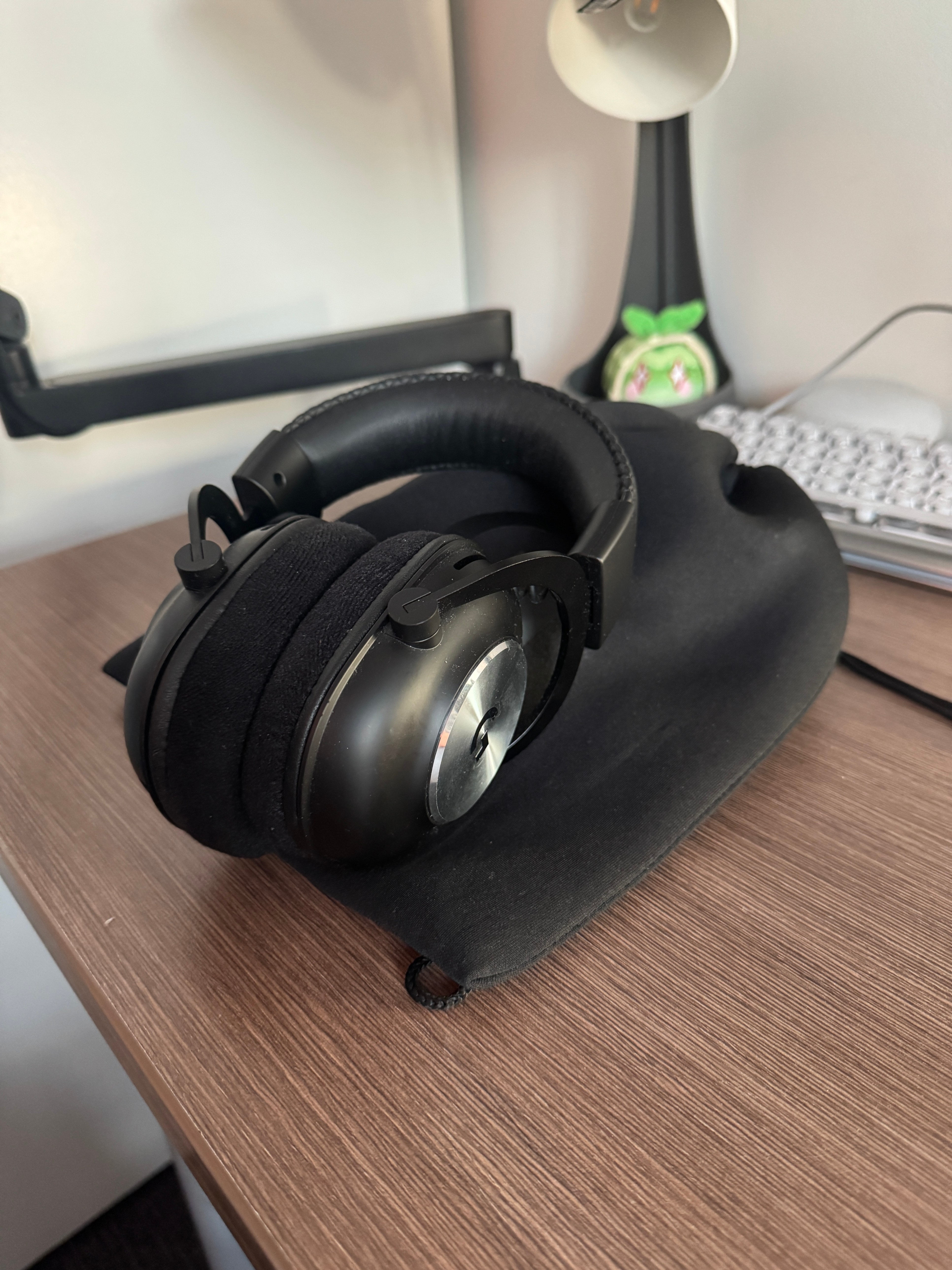 Logitech G PRO X Wired Headset + Mic & Accessories - photo 2