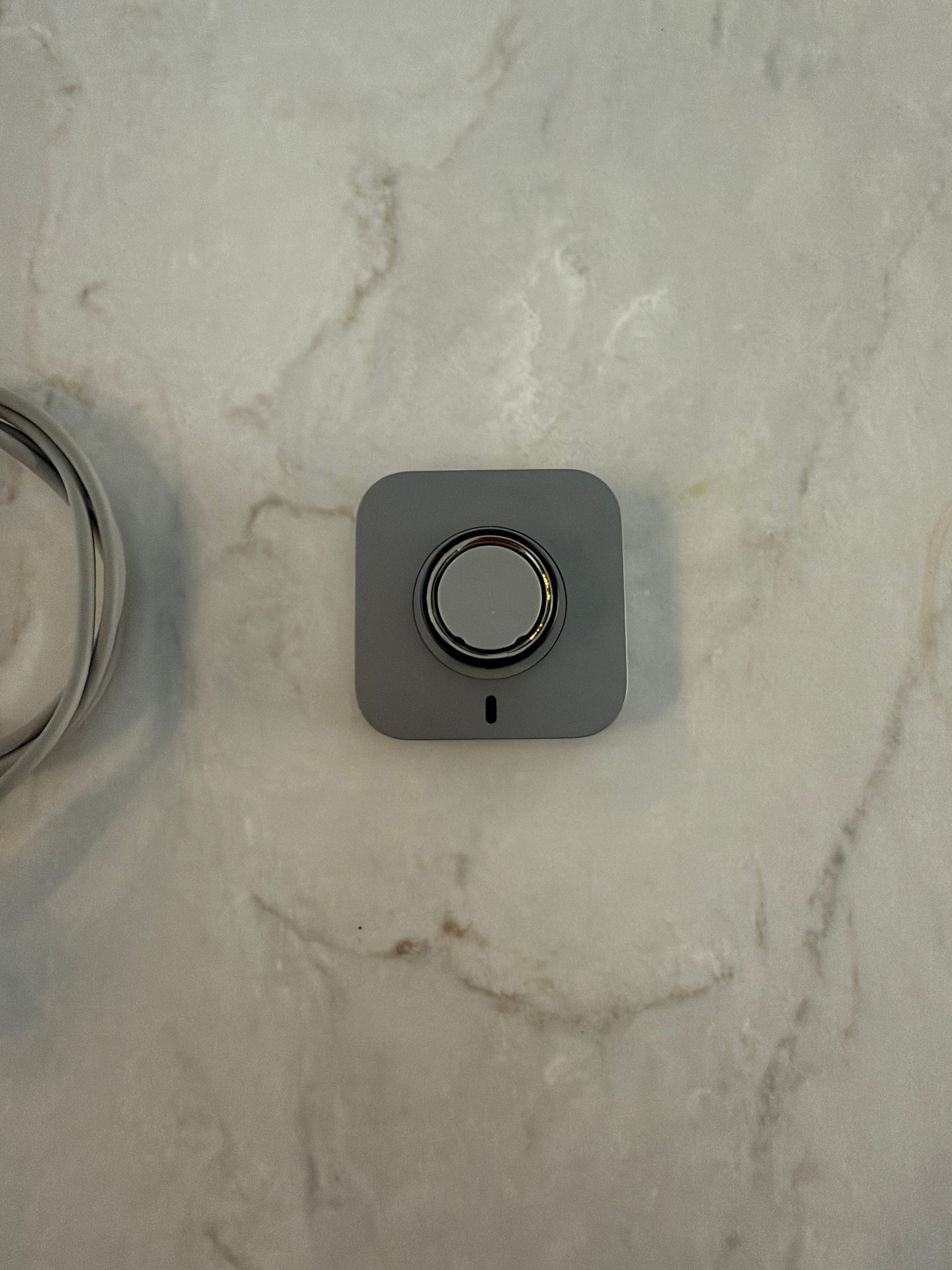 Oura Ring 4 — taille 9 noire — chargeur + boîte — Montréal - photo 4
